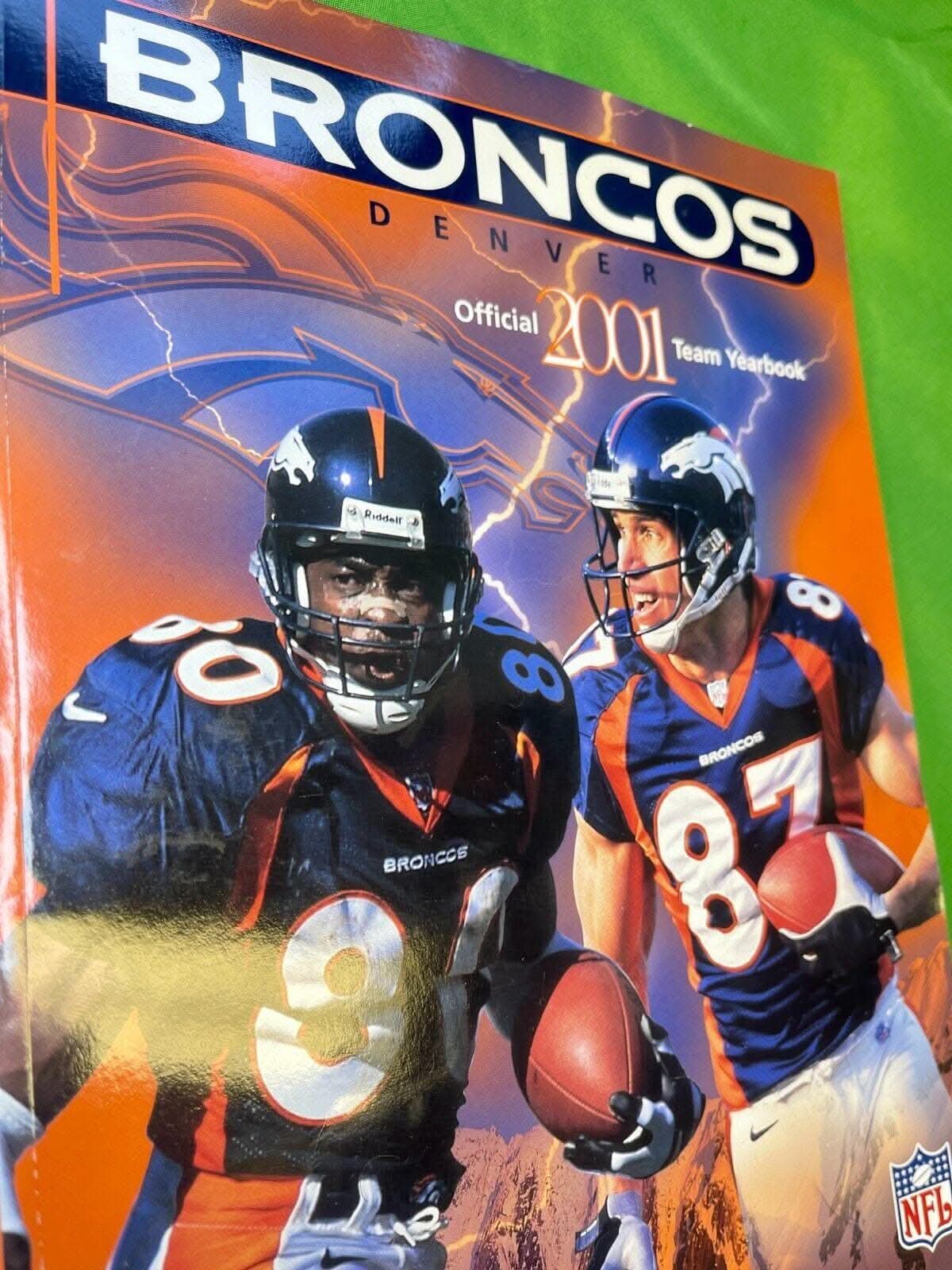 NFL Denver Broncos 2001 Official Team Yearbook