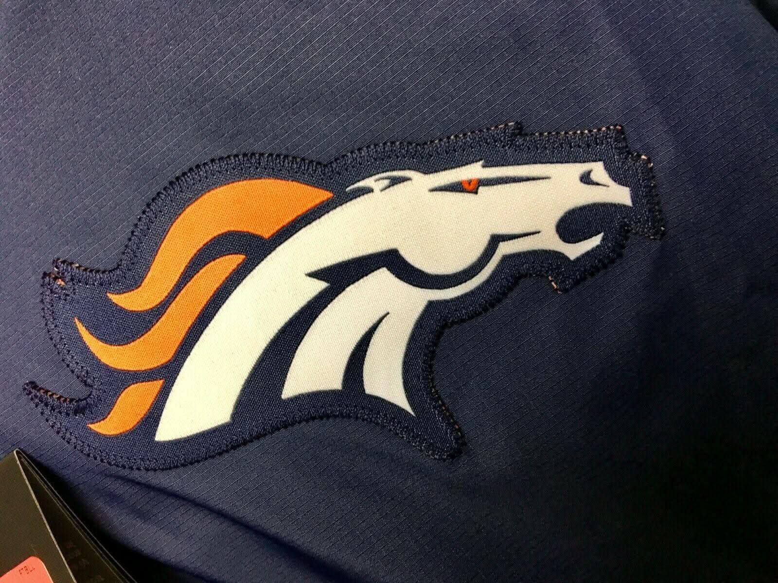NFL Denver Broncos Sideline Performance Windbreaker Jacket Men's Large NWT