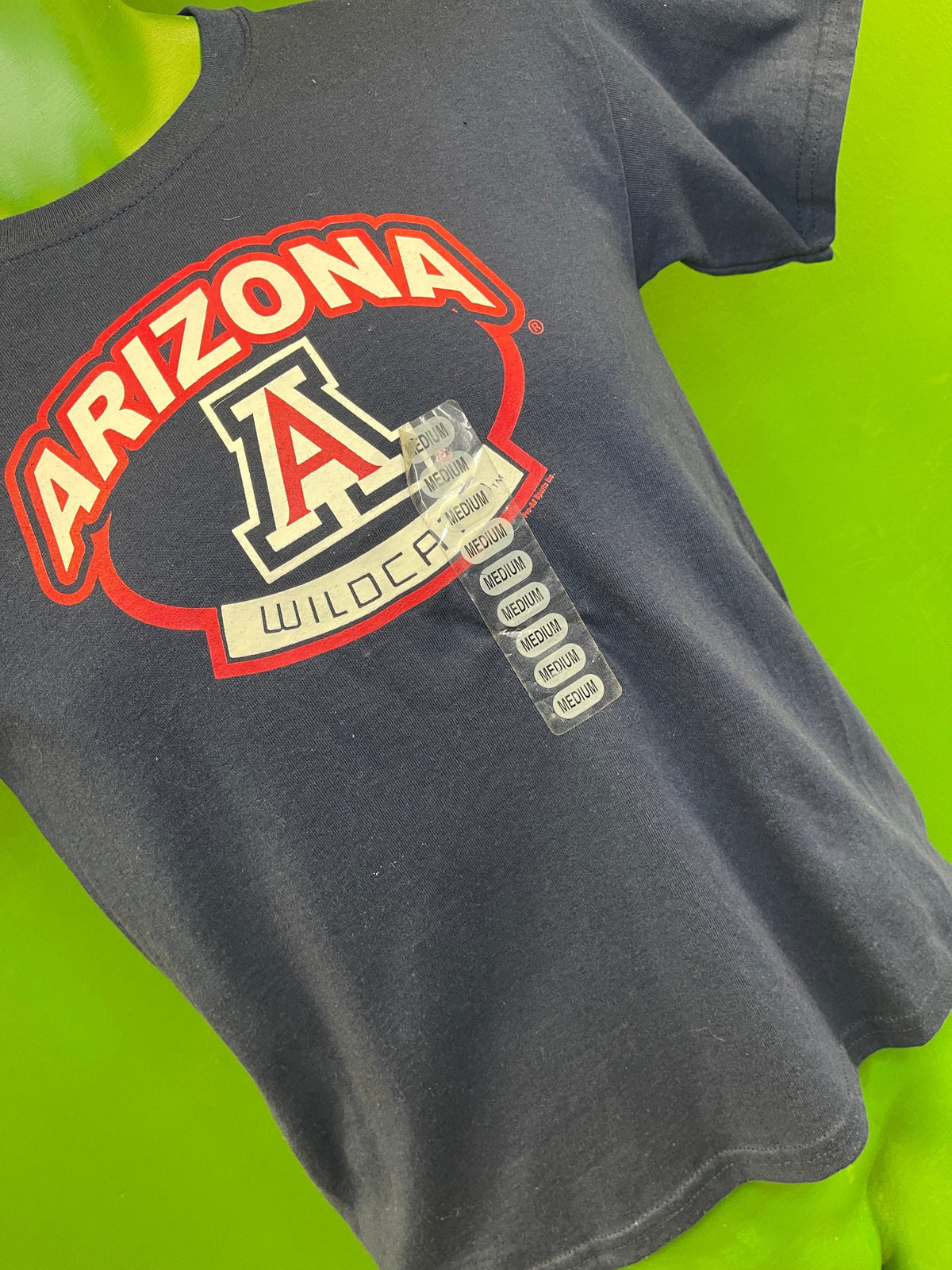 NCAA University of Arizona Wildcats 100% Cotton T-Shirt Youth Medium 10-12 NWT