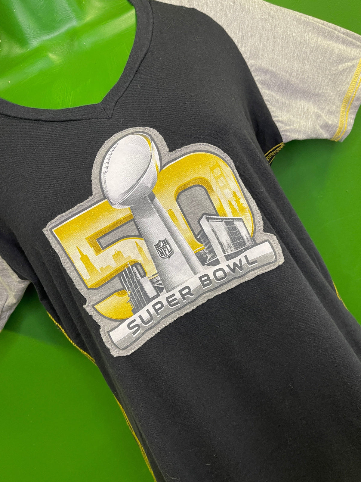 NFL Denver Broncos Carolina Panthers Majestic Super Bowl 50 T-Shirt Women's Medium