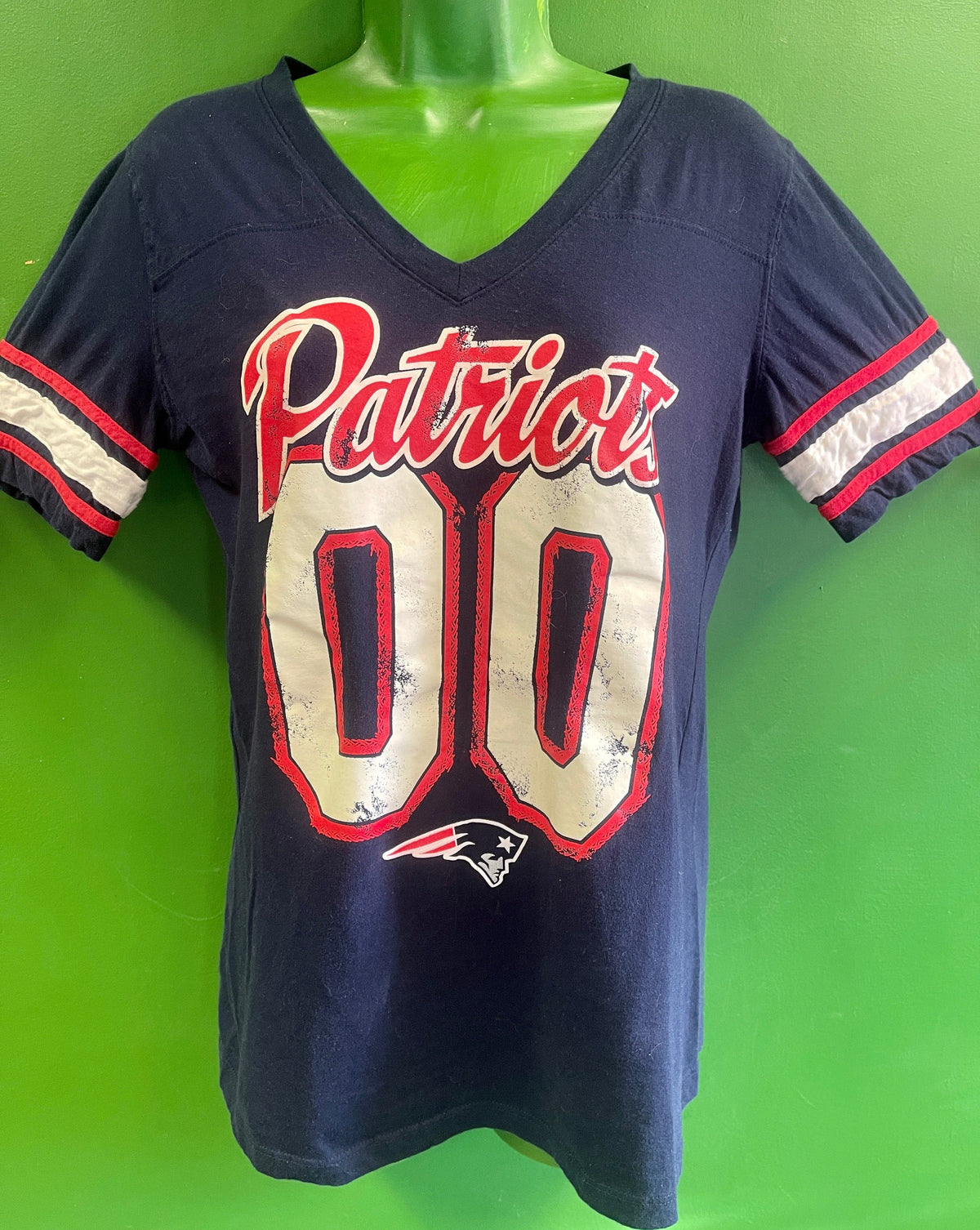NFL New England Patriots V-Neck T-Shirt Weathered Look Women's Large