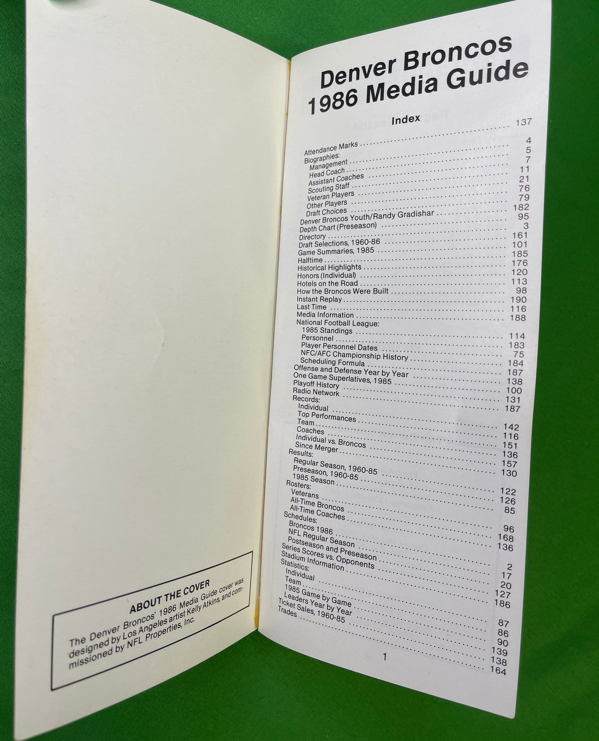 NFL Denver Broncos Vintage 1986 Media Guide Press Book Collectable
