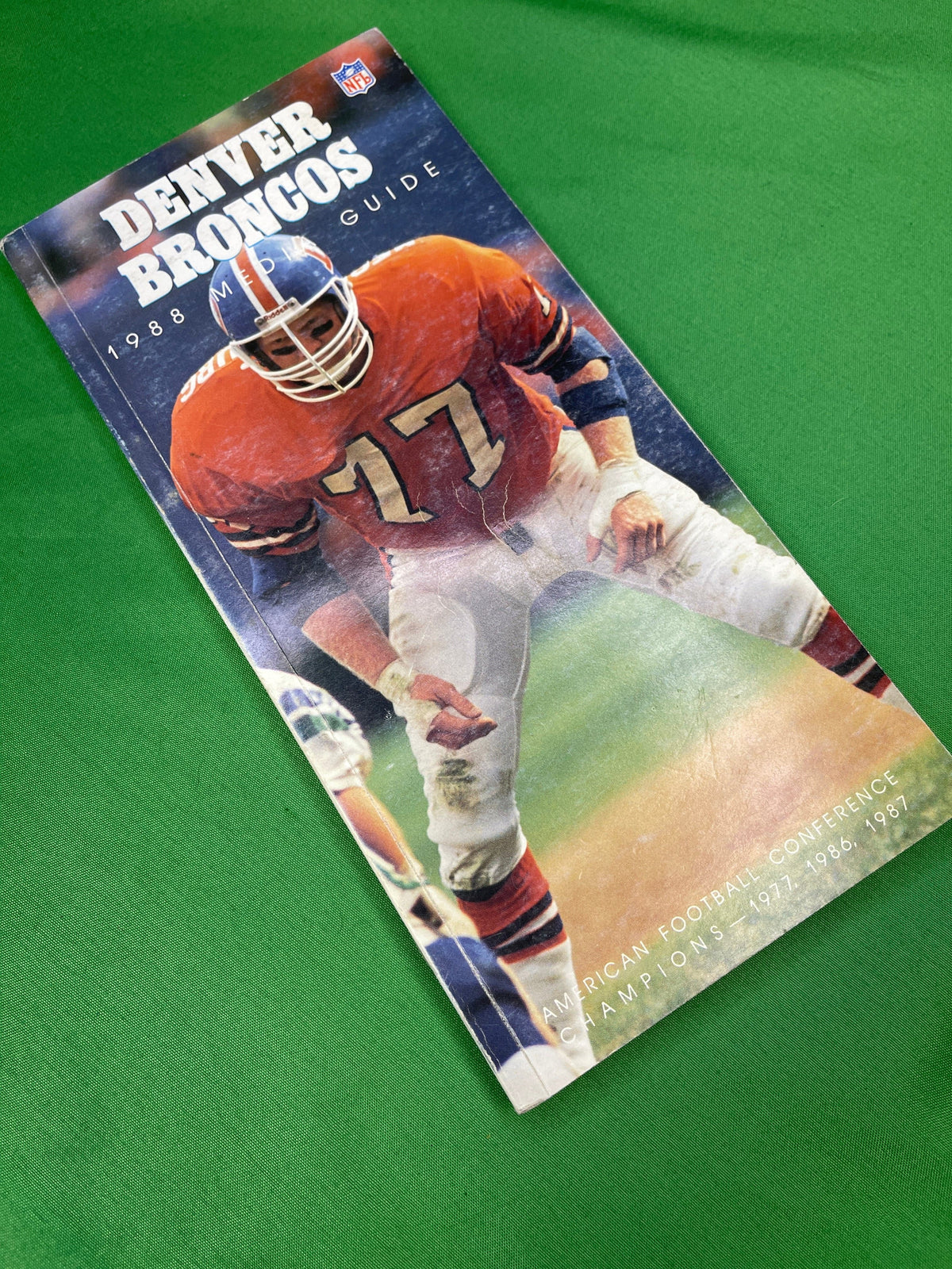 NFL Denver Broncos Vintage 1988 Media Guide Press Book Collectable