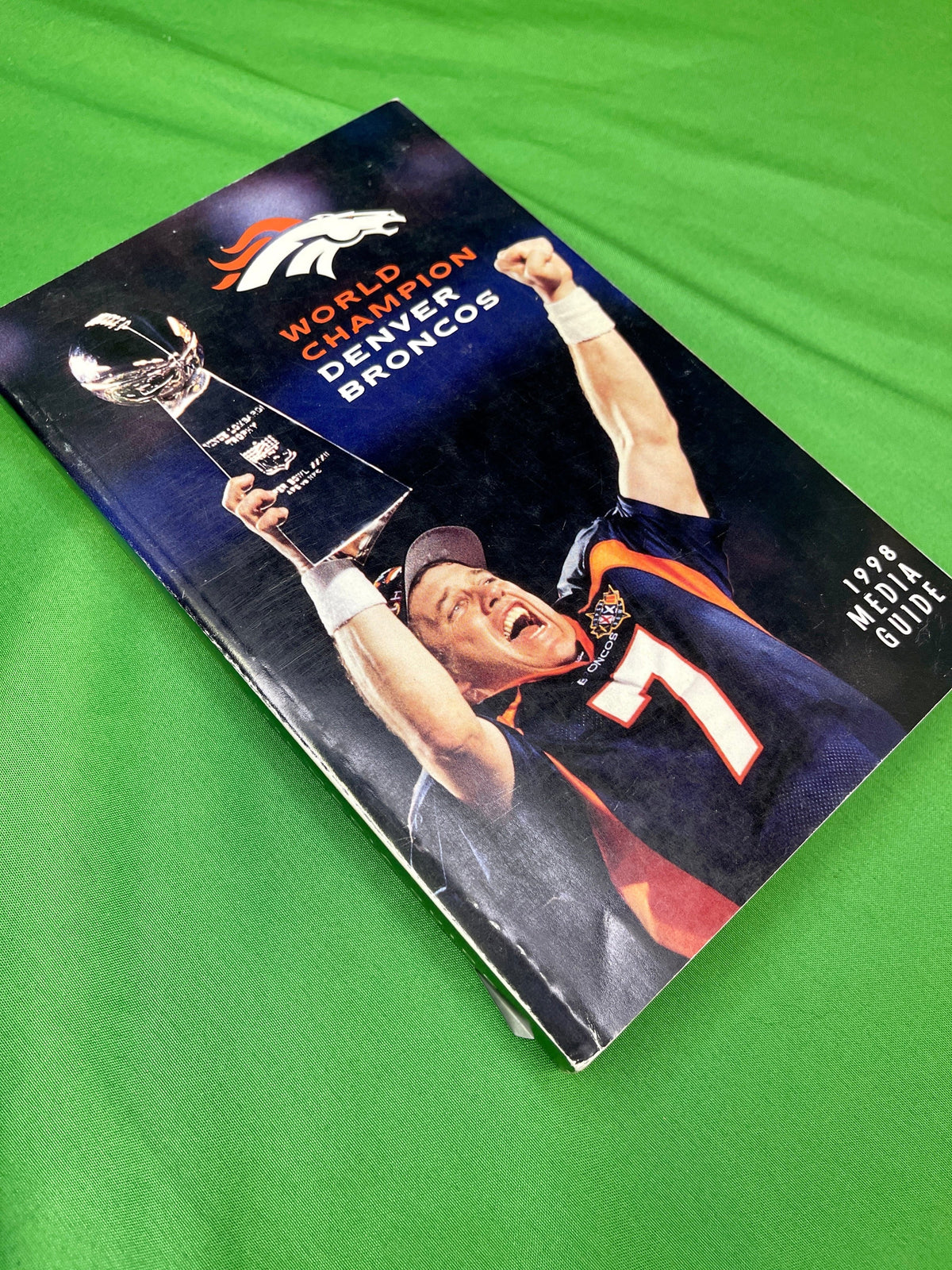 NFL Denver Broncos Vintage 1998 Media Guide Press Book Collectable