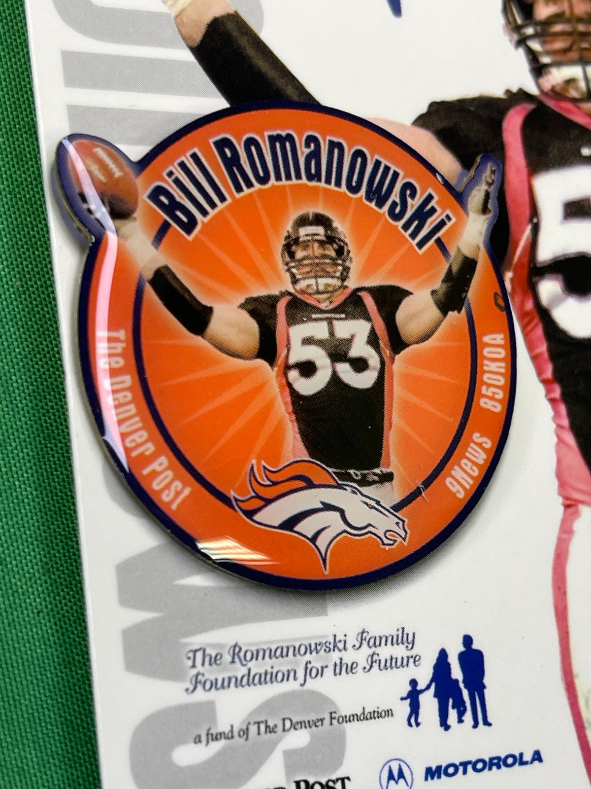NFL Denver Broncos Bill Romanowski #53 Collectable Pin Badge on Card NWT