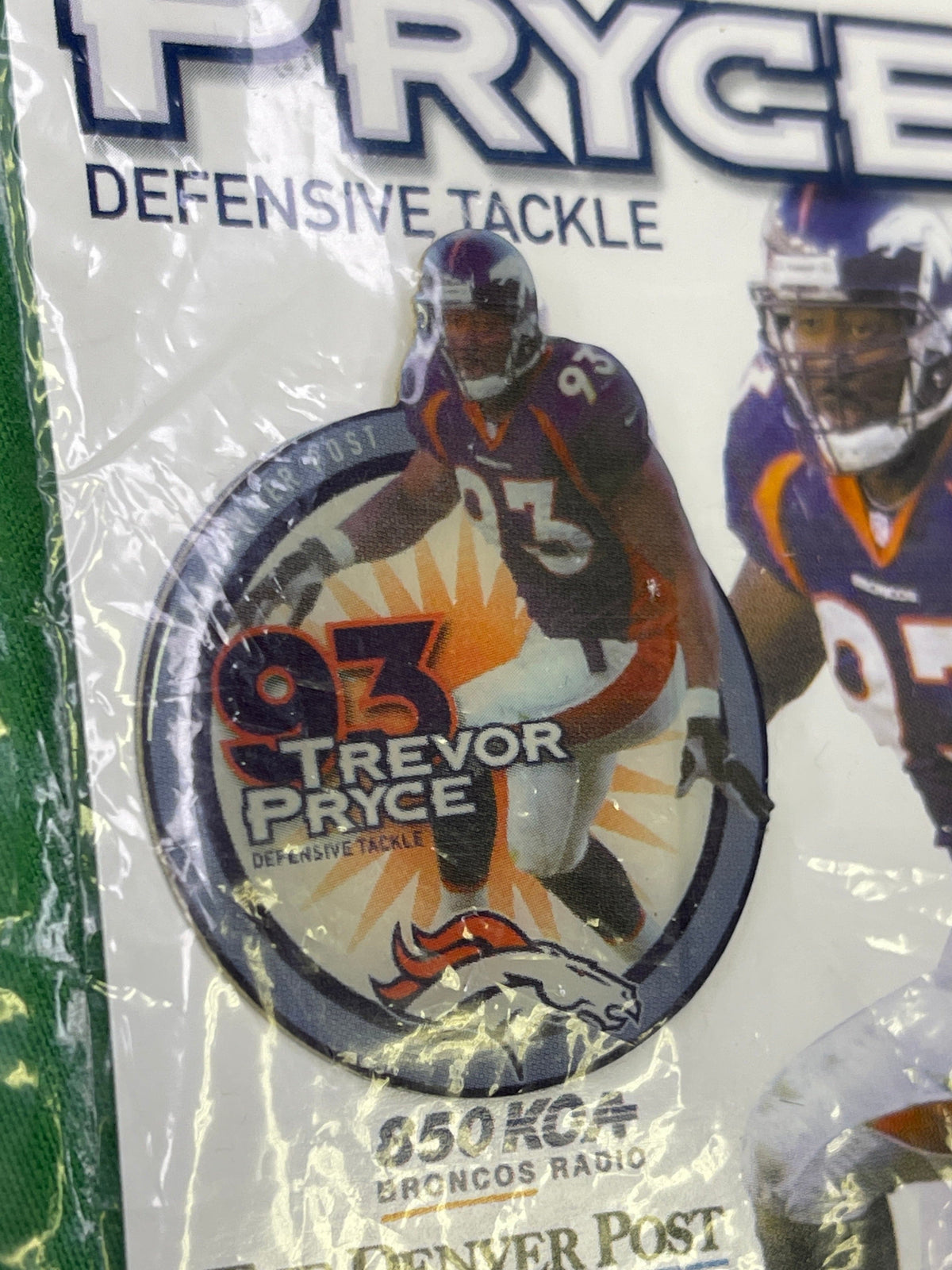NFL Denver Broncos Trevor Pryce #93 Collectable Pin Badge on Card NWT