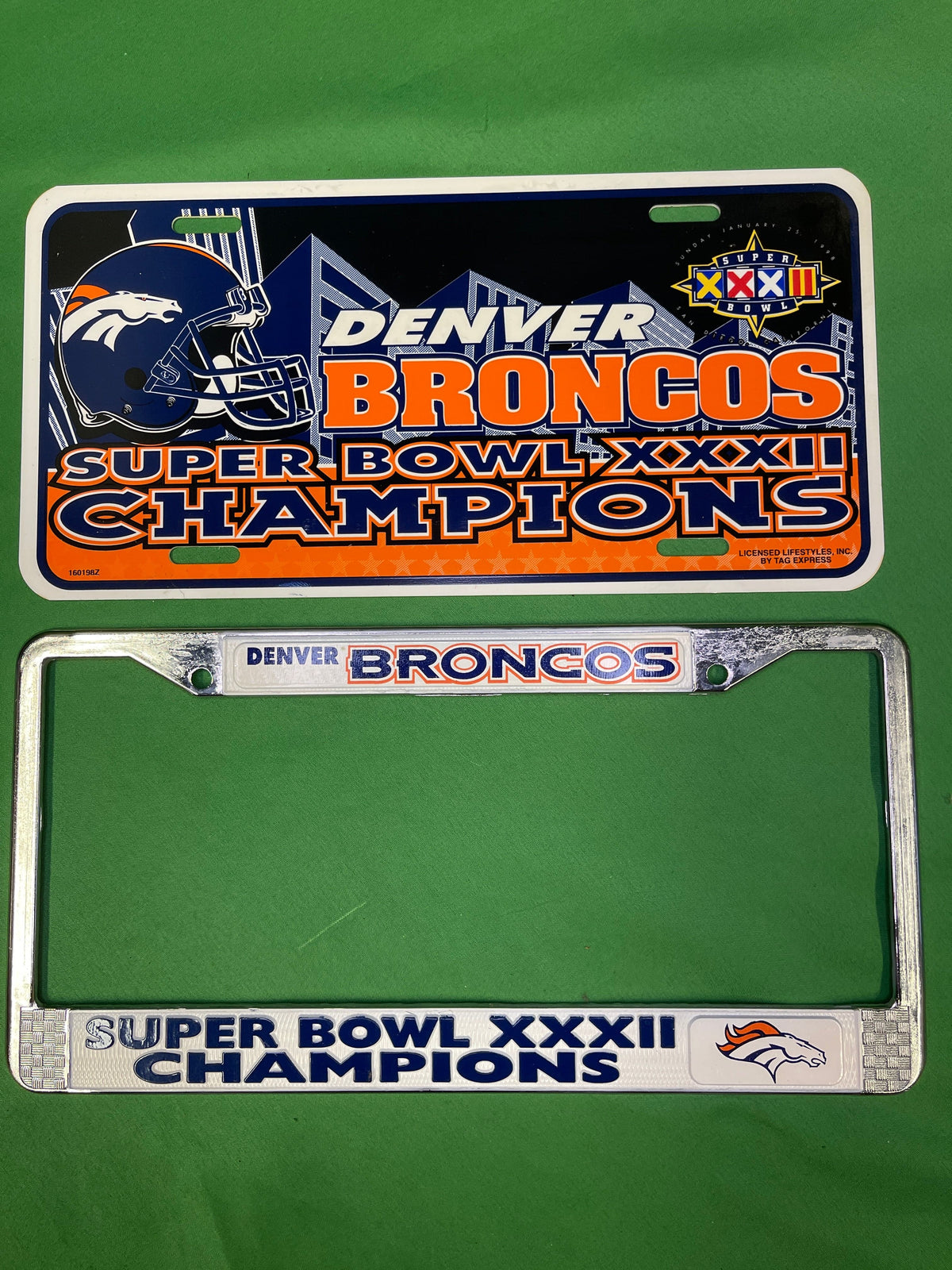 NFL Denver Broncos Super Bowl XXXII Champions Licence Plate & Frame NWT