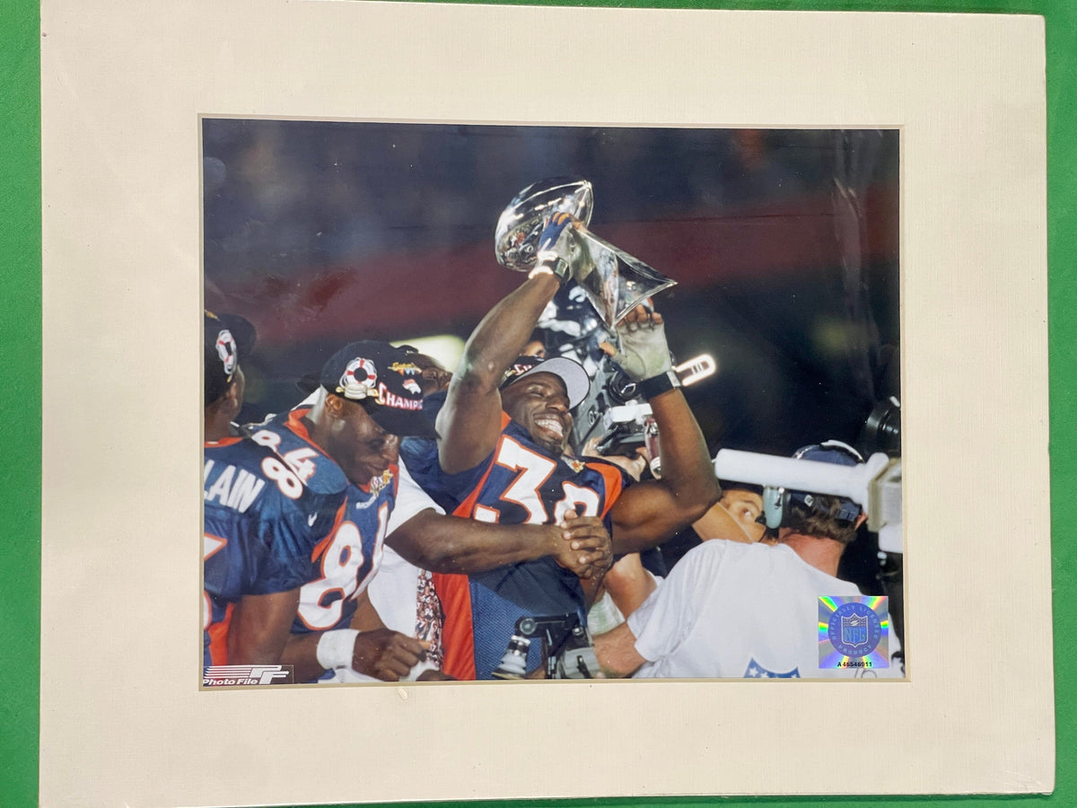 NFL Denver Broncos Super Bowl XXXII Terrell Davis 8x10 Matted Photo NWT