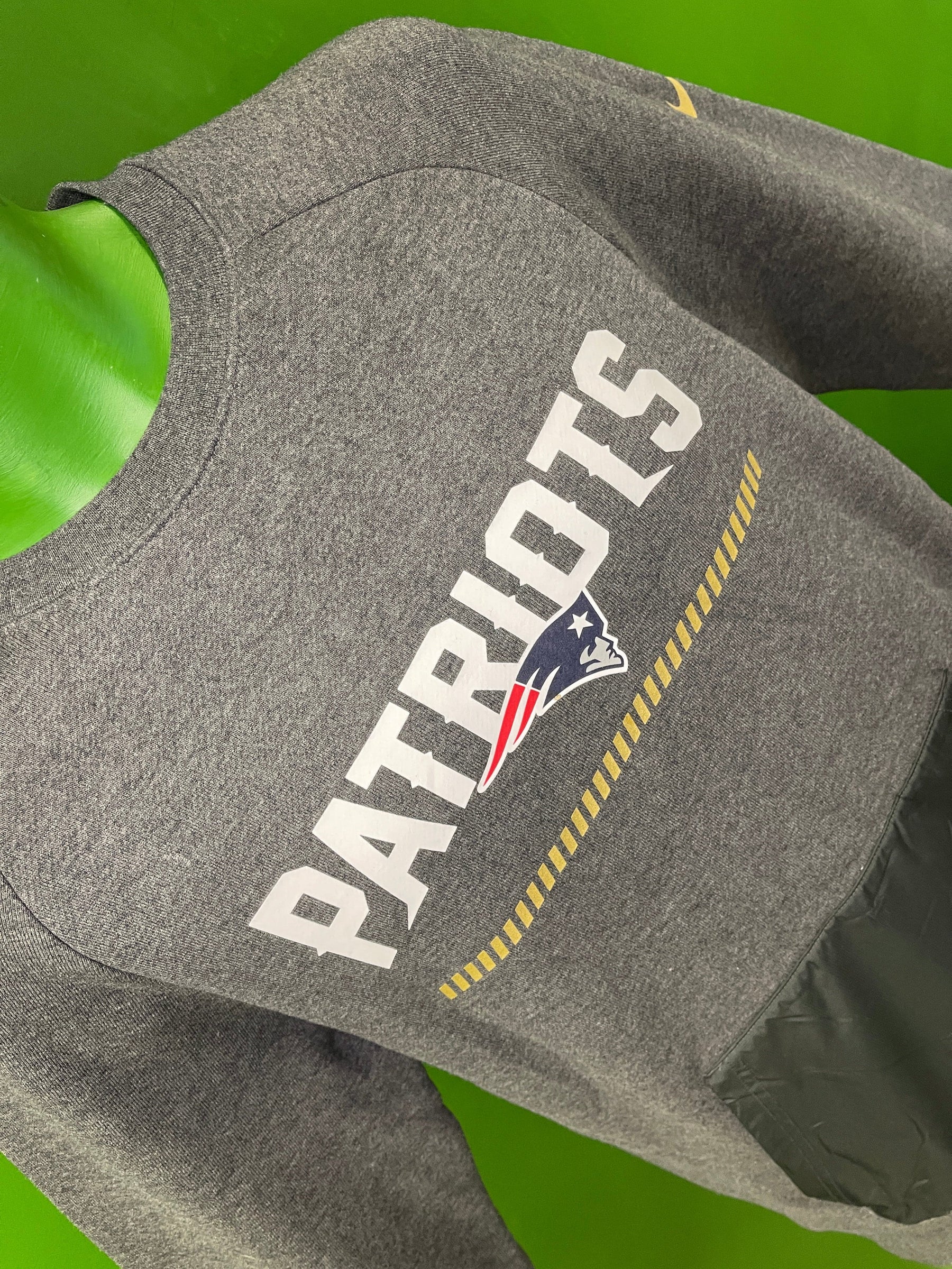 NFL New England Patriots Heathered Grey Pullover Sweatshirt Men's Medium