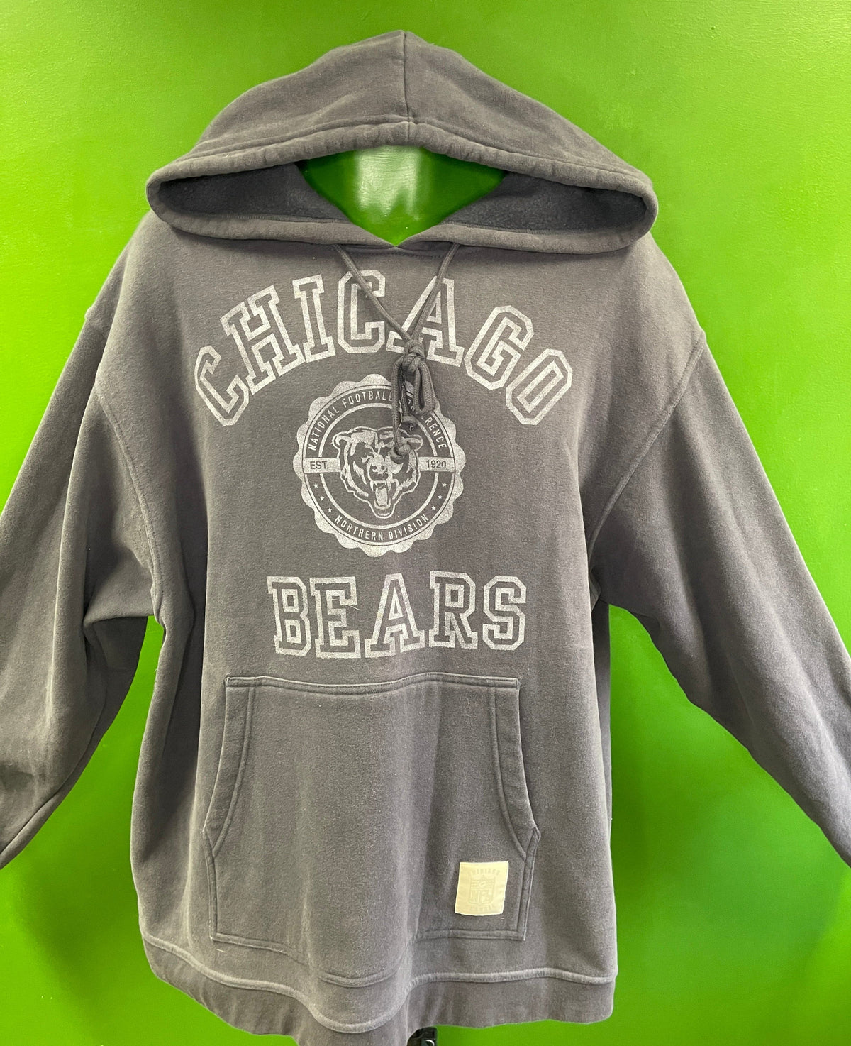 NFL Chicago Bears Gridiron Classic Grey Pullover Hoodie Men's Large