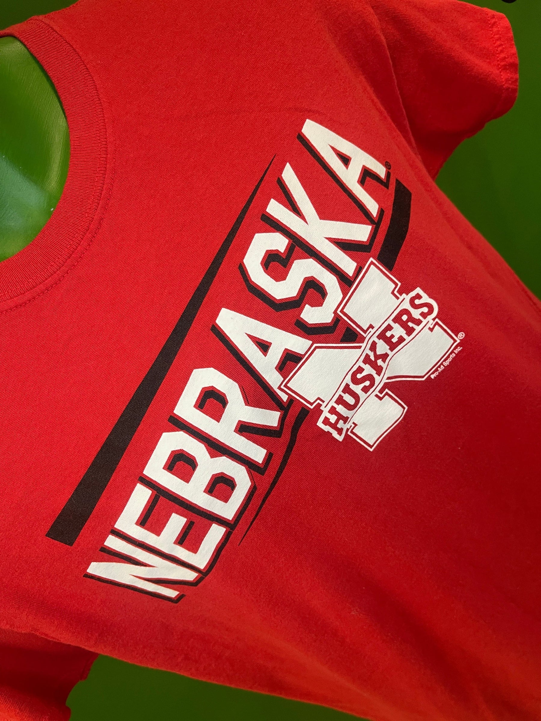 NCAA Nebraska Cornhuskers Bright Red T-Shirt Men's Medium