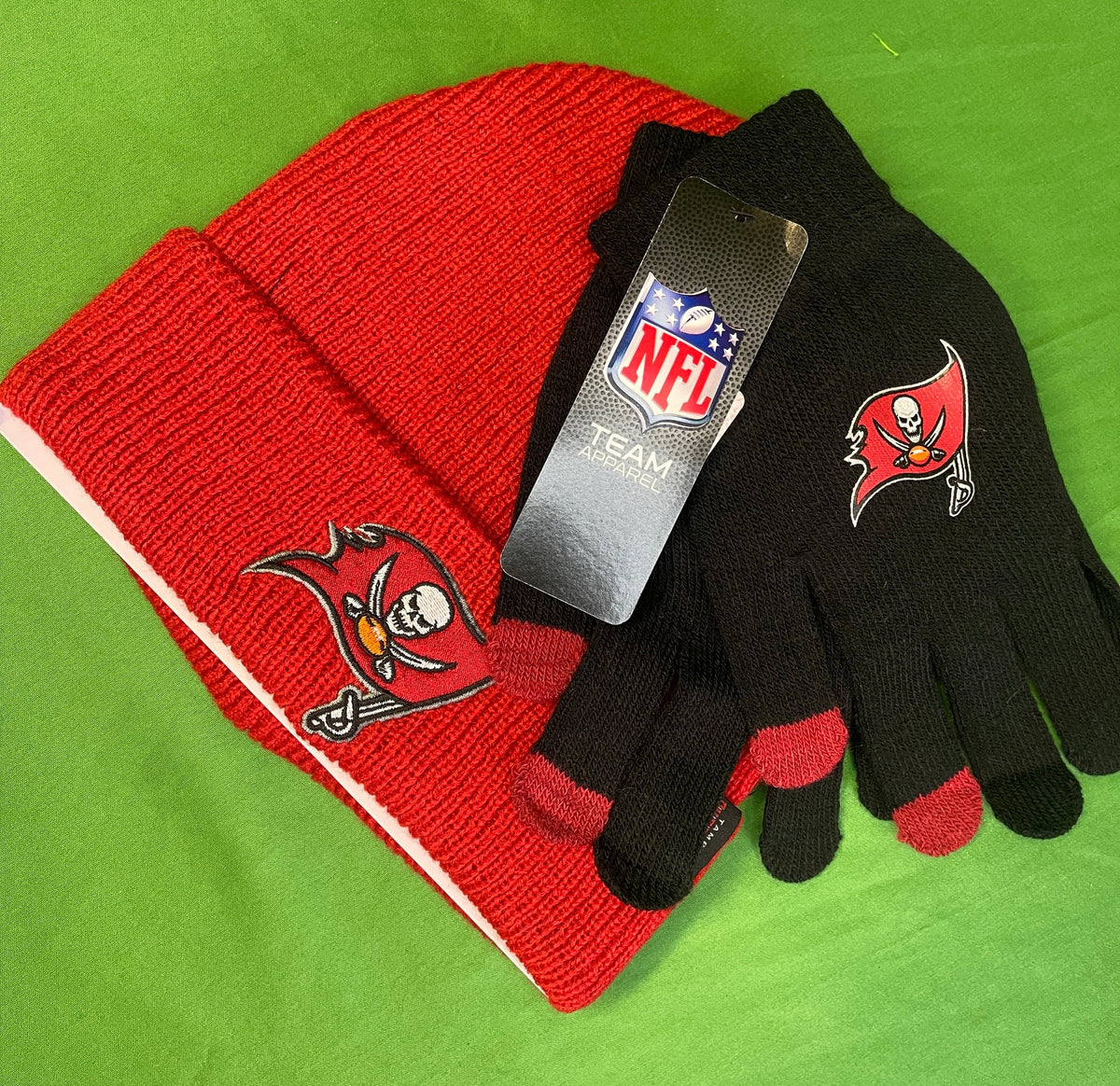 NFL Tampa Bay Buccaneers Woolly Hat & Gloves Set OSFM NWT