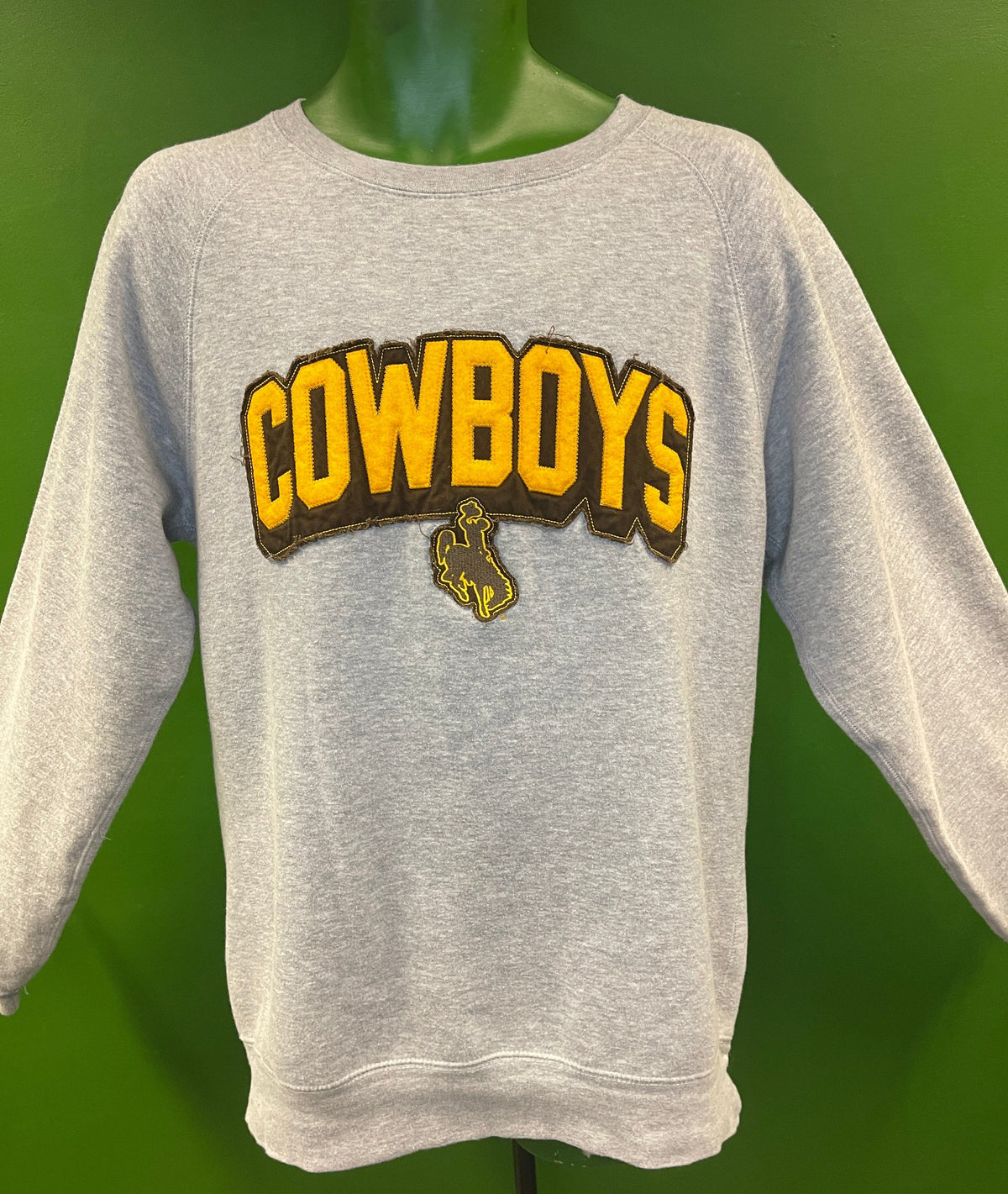 NCAA Wyoming Cowboys Stitched Pullover Sweatshirt Men's X-Large