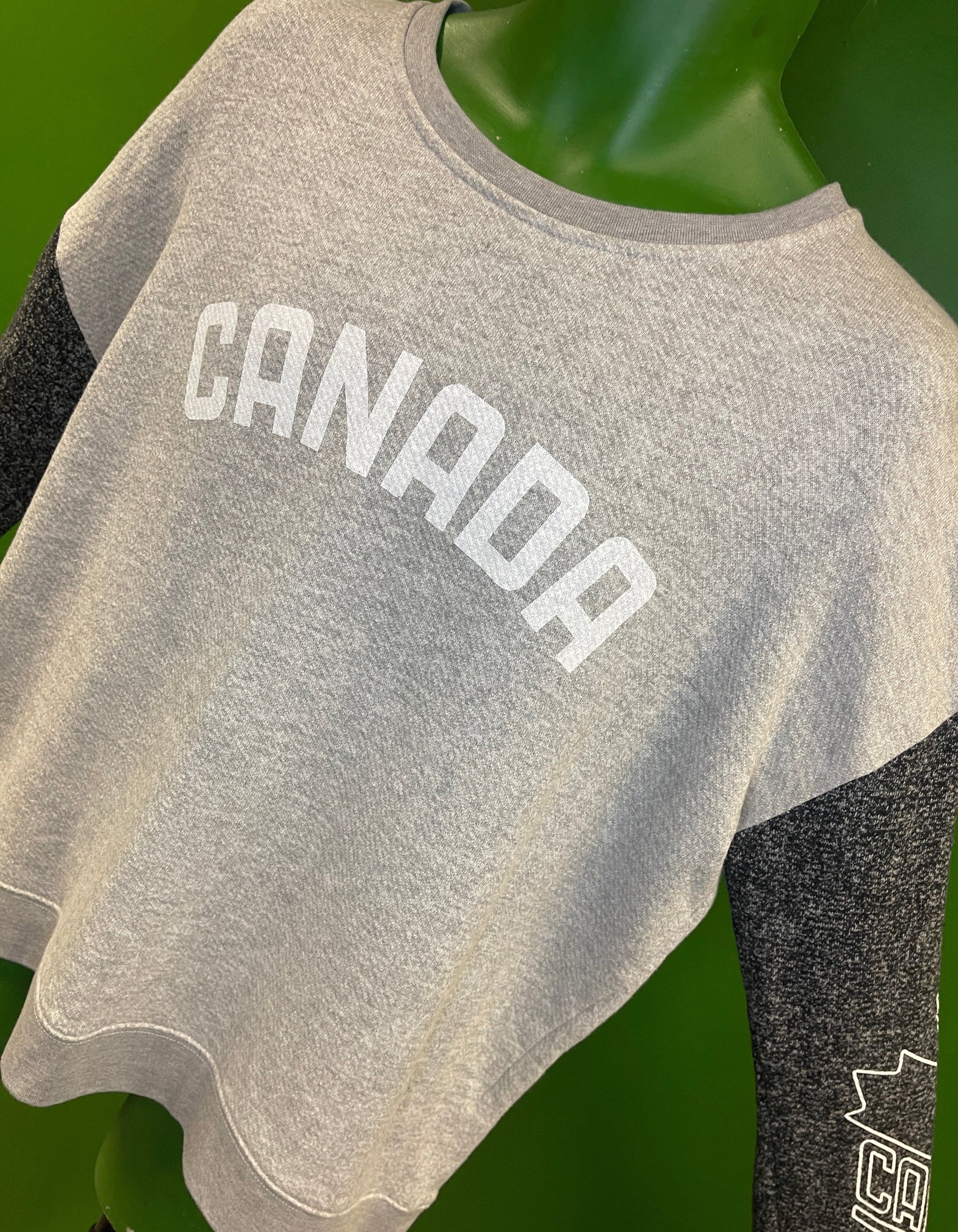 Olympics Team Canada Heathered Grey Pullover Sweatshirt Women's Medium