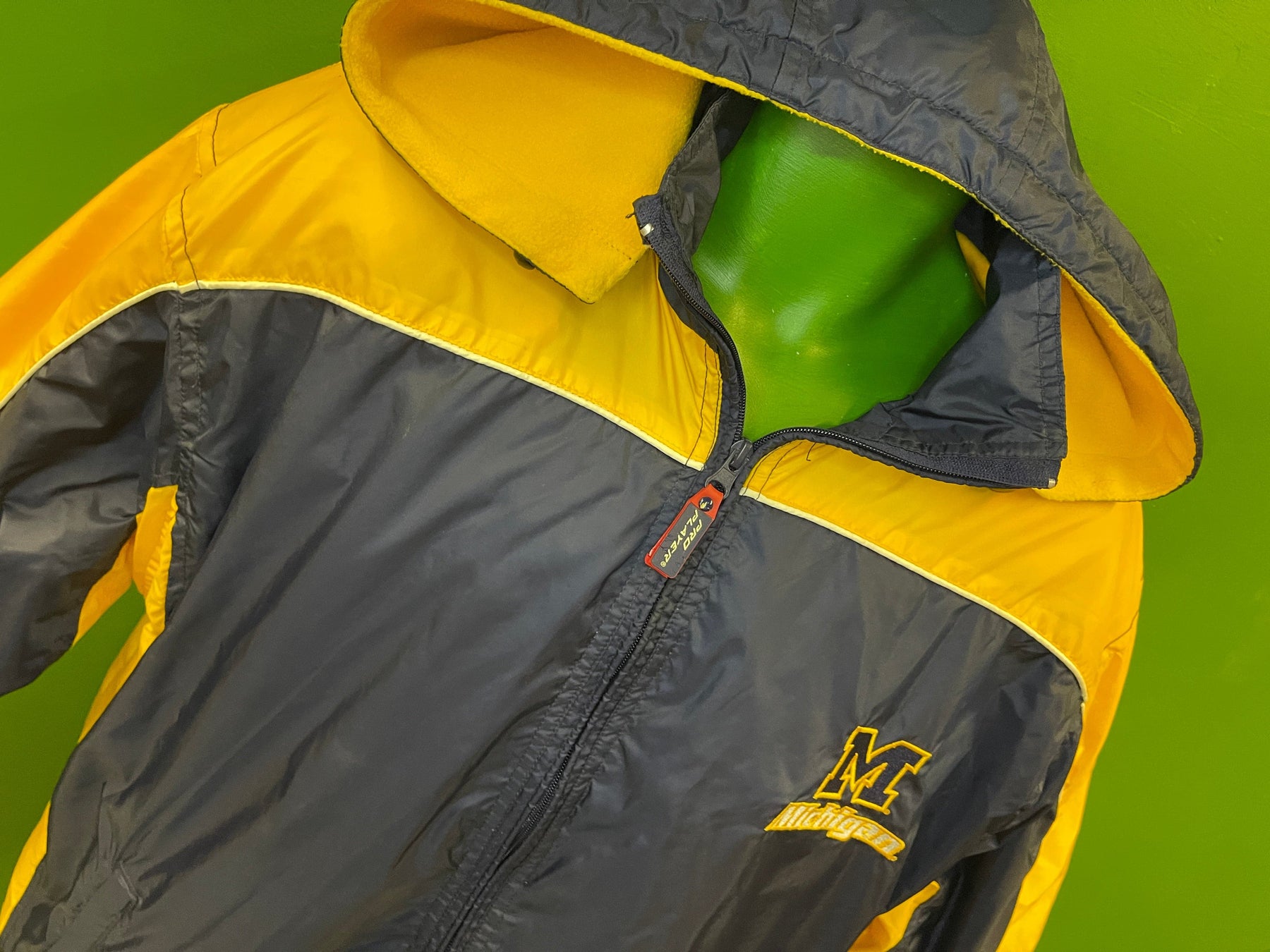 NCAA Michigan Wolverines Full-Zip Hooded Rain Coat Men's Medium