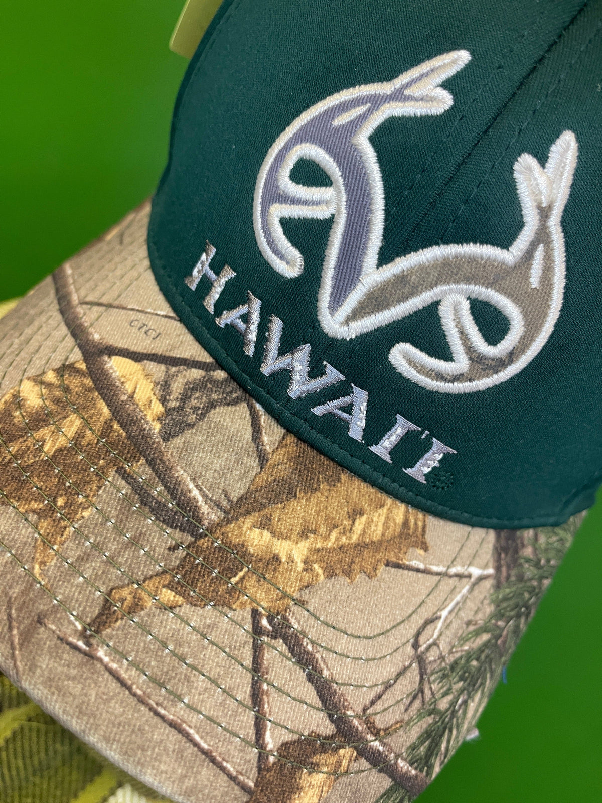 NCAA Hawaii Rainbow Warriors Realtree Camo Hat/Cap OSFM