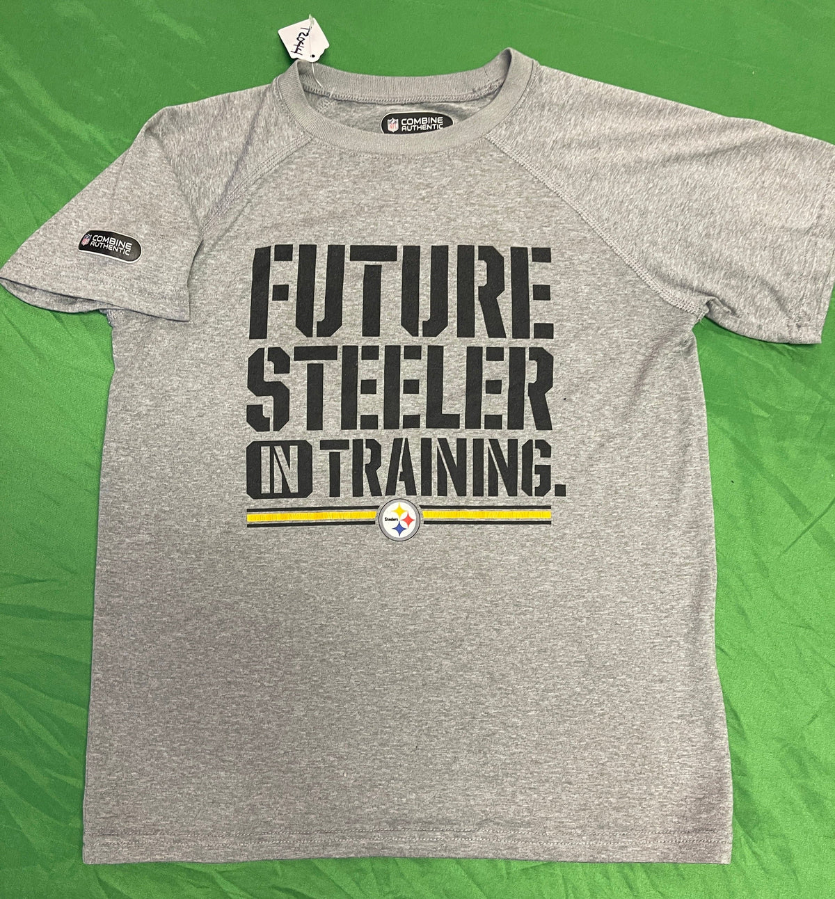 NFL Pittsburgh Steelers Under Armour Heat Gear T-Shirt Youth Small 6-8