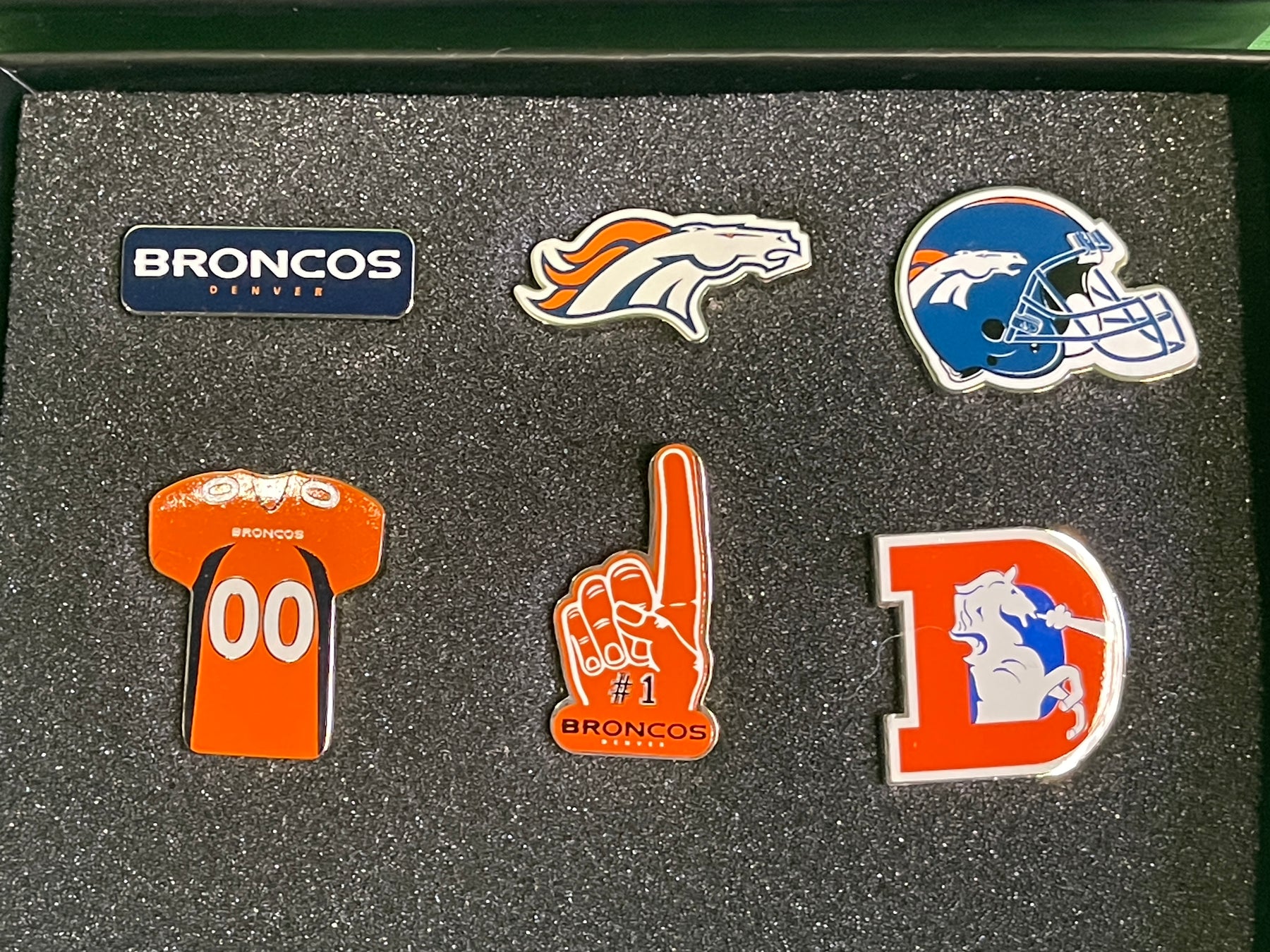 NFL Denver Broncos FOCO Set of 6 Enamel Pins Gift Box NWT