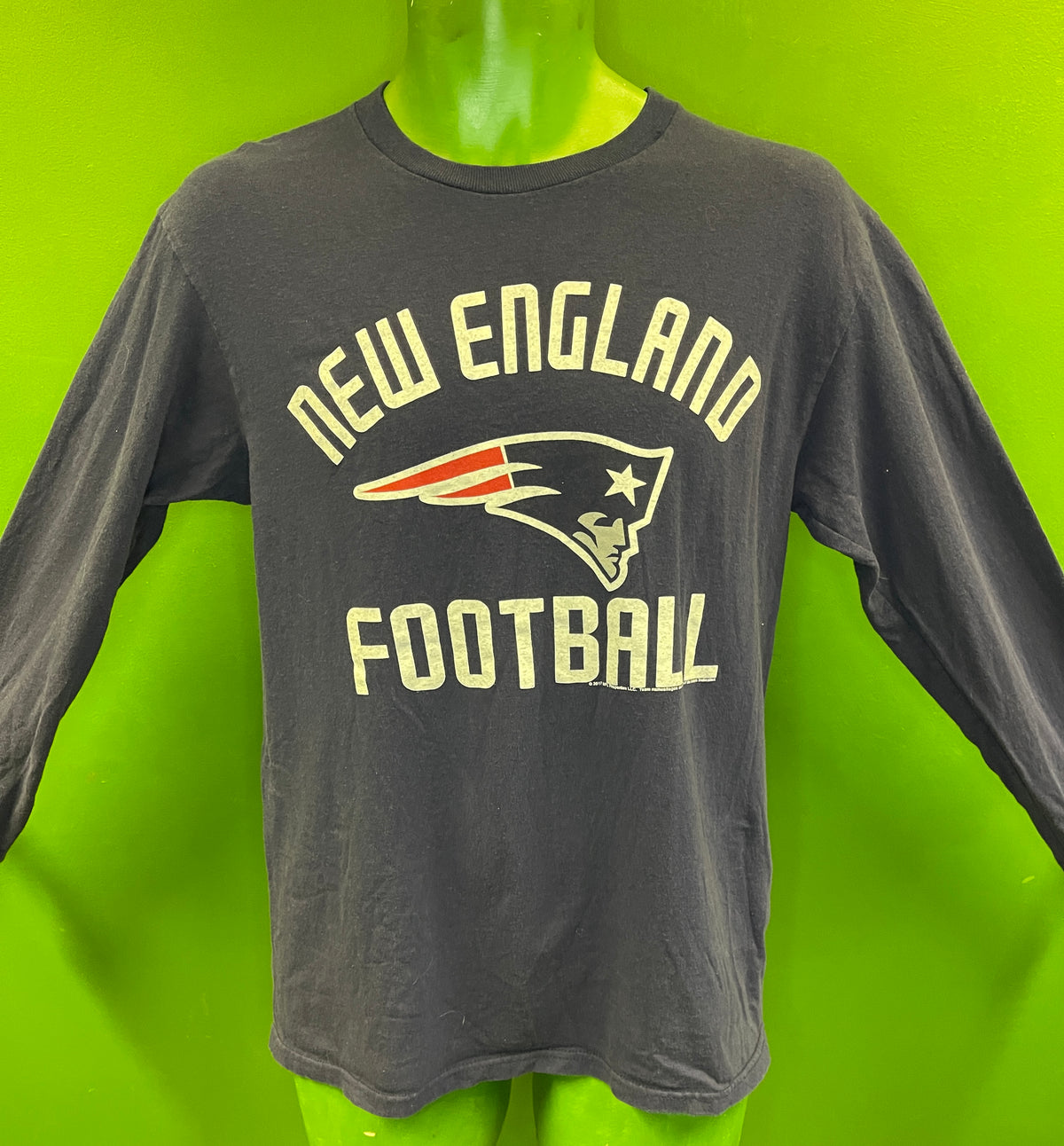 NFL New England Patriots 100% Cotton L/S T-Shirt Men's Medium