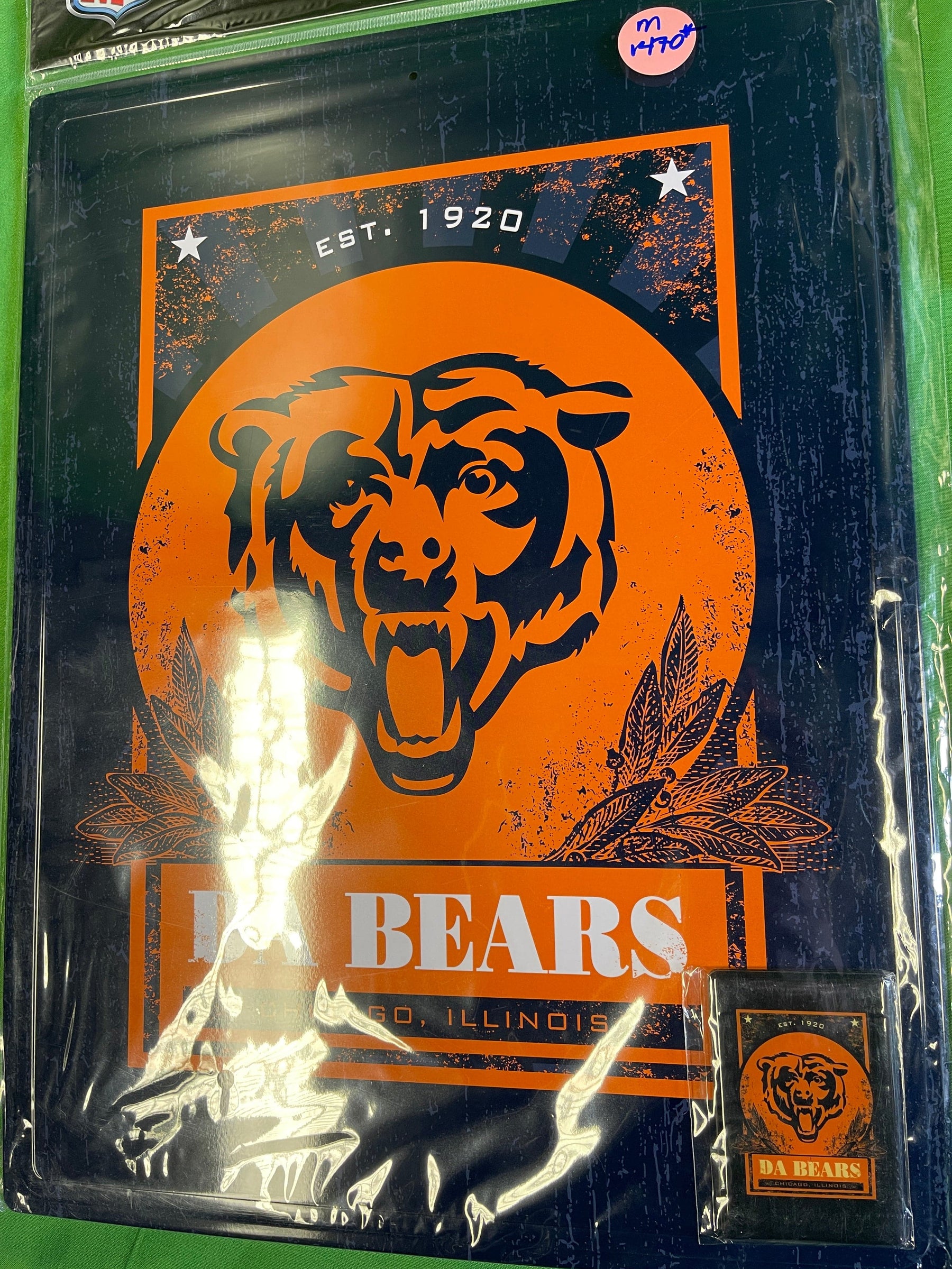 NFL Chicago Bears 12" x 18" Tin Sign & Magnet Set NWT