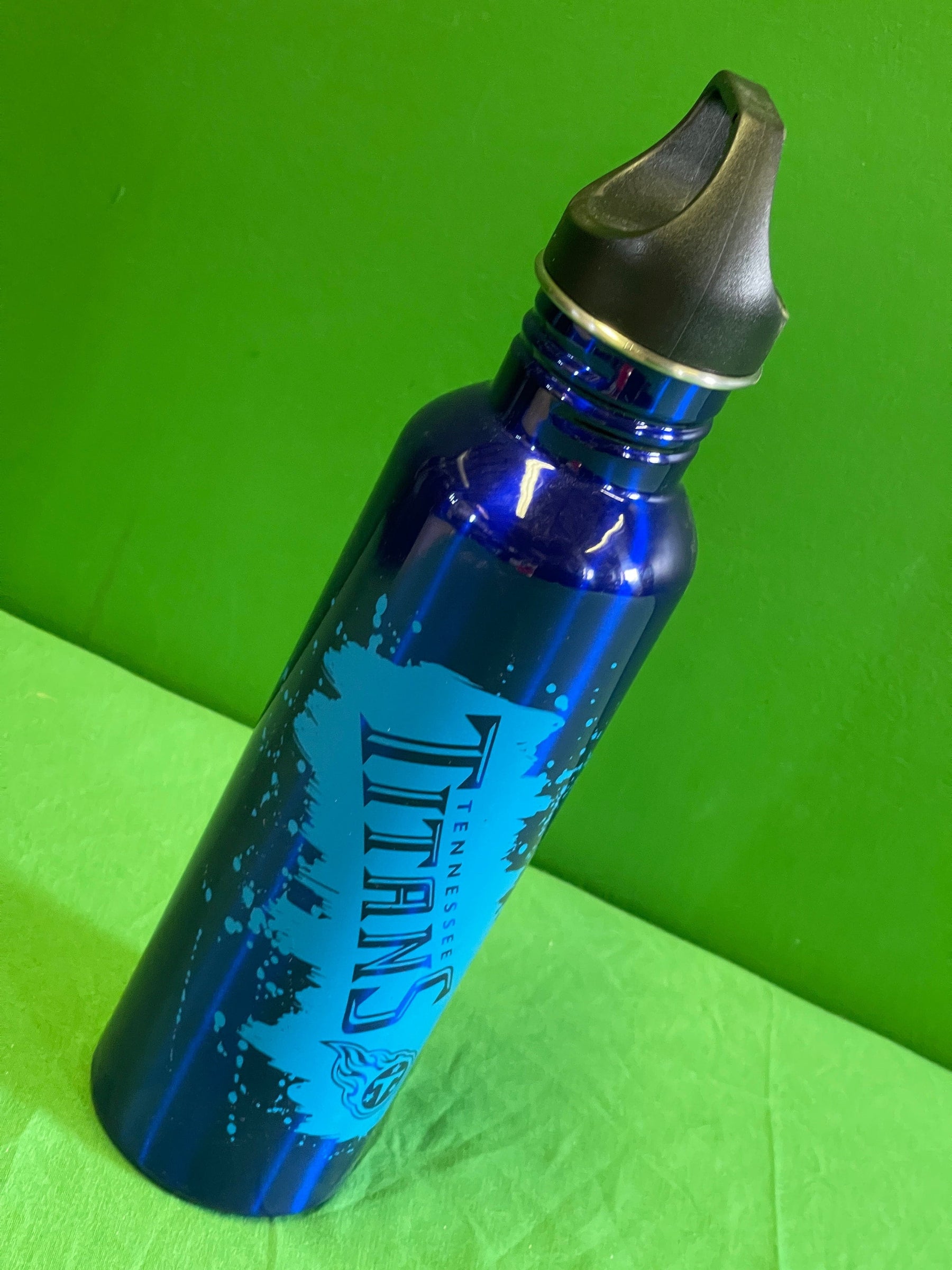 NFL Tennessee Titans Metal Water Bottle NWOT