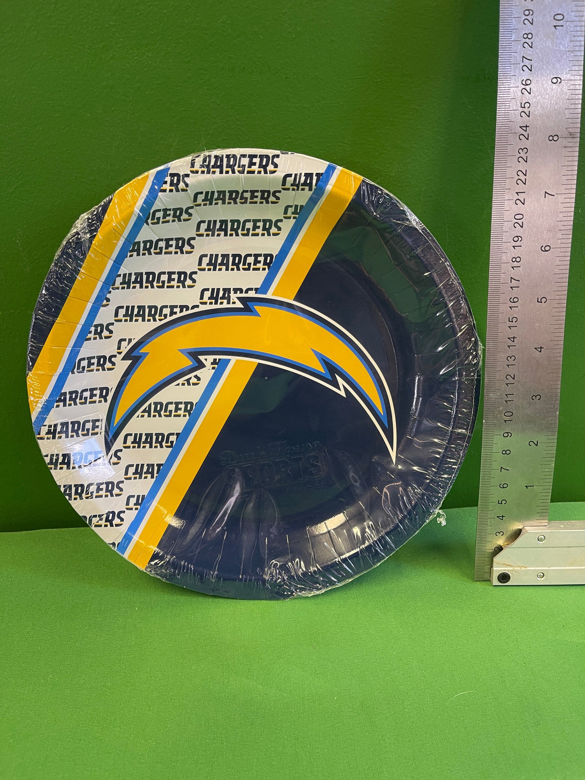 NFL Los Angeles Chargers Set of 8 9.75" Disposable Party Paper Plates NWT