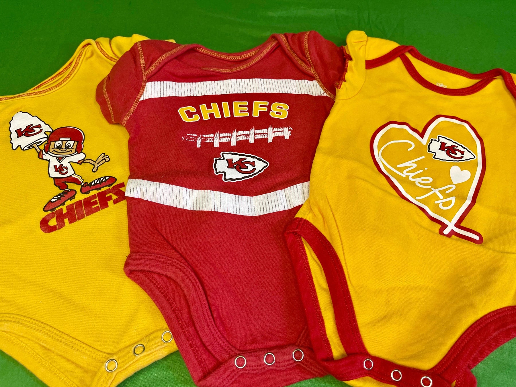 NFL Kansas City Chiefs Set of 3 Baby Vests/Bodysuits 3-6 Months