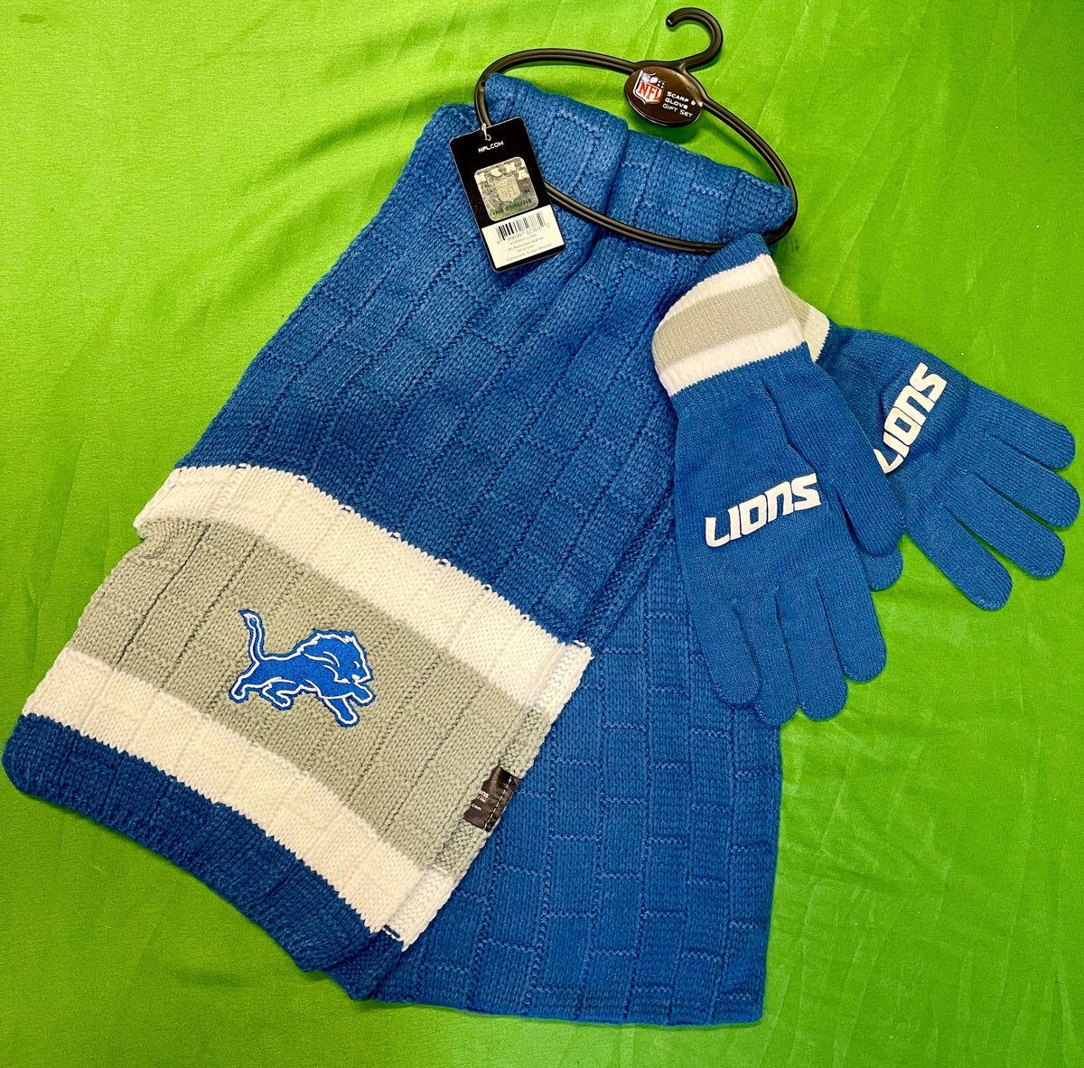 NFL Detroit Lions 2-pc Cable Knit Gloves & Scarf Gift Set NWT