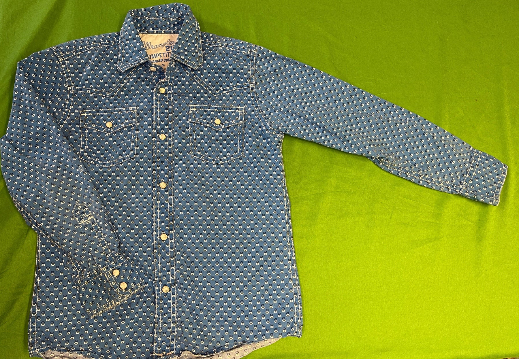 Wrangler Western Blue Circle Pattern Shirt Youth Medium