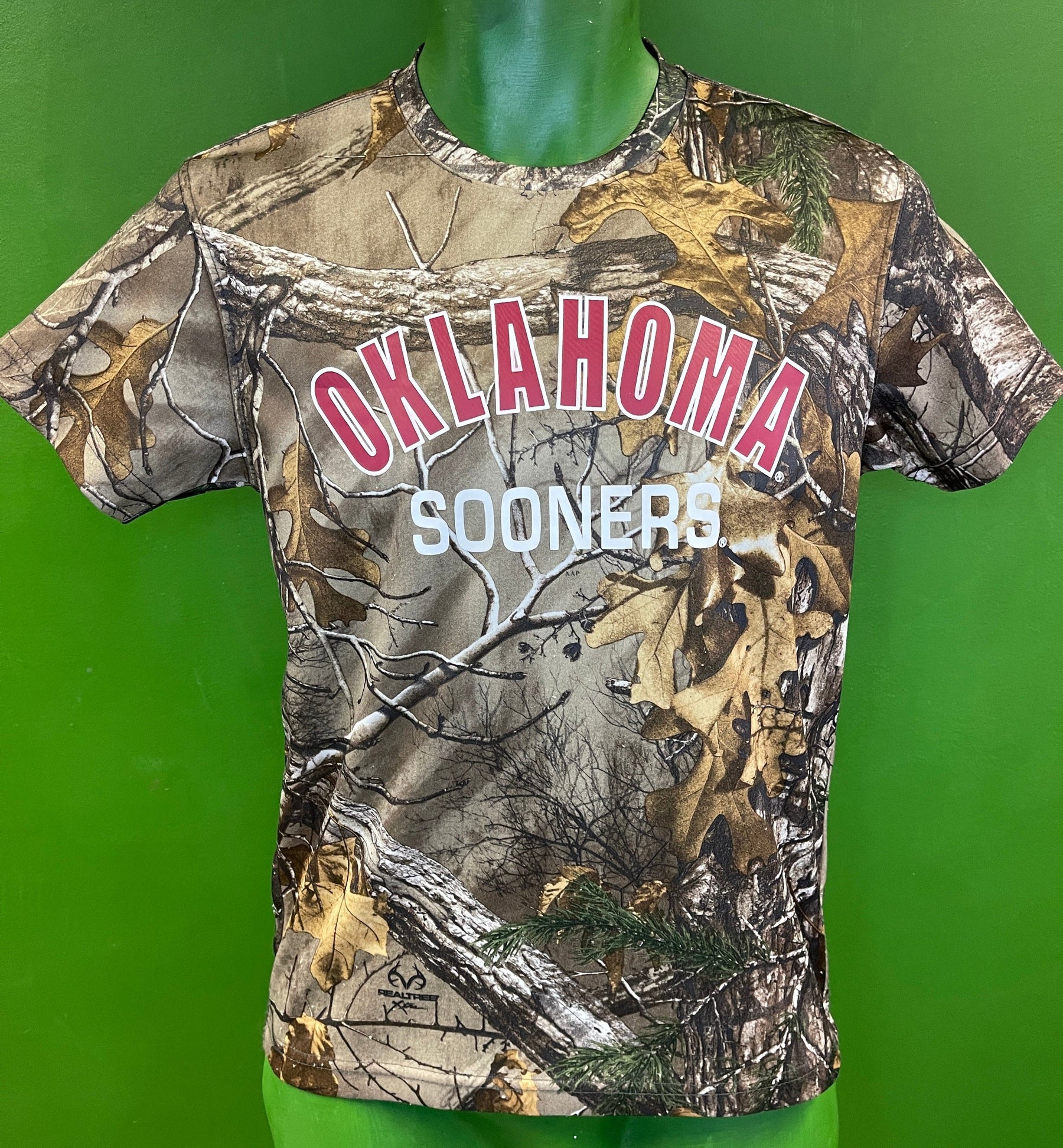 NCAA Oklahoma Sooners Colosseum RealTree Camo T-Shirt Youth Medium/Large 12-14