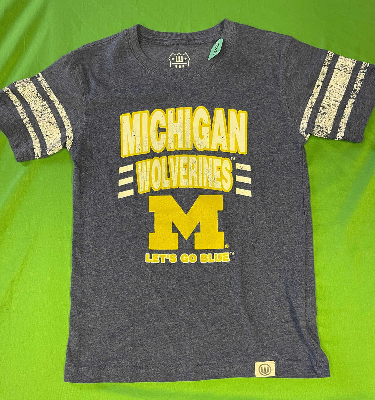 NCAA Michigan Wolverines Distressed Style T-Shirt Youth X-Small 5