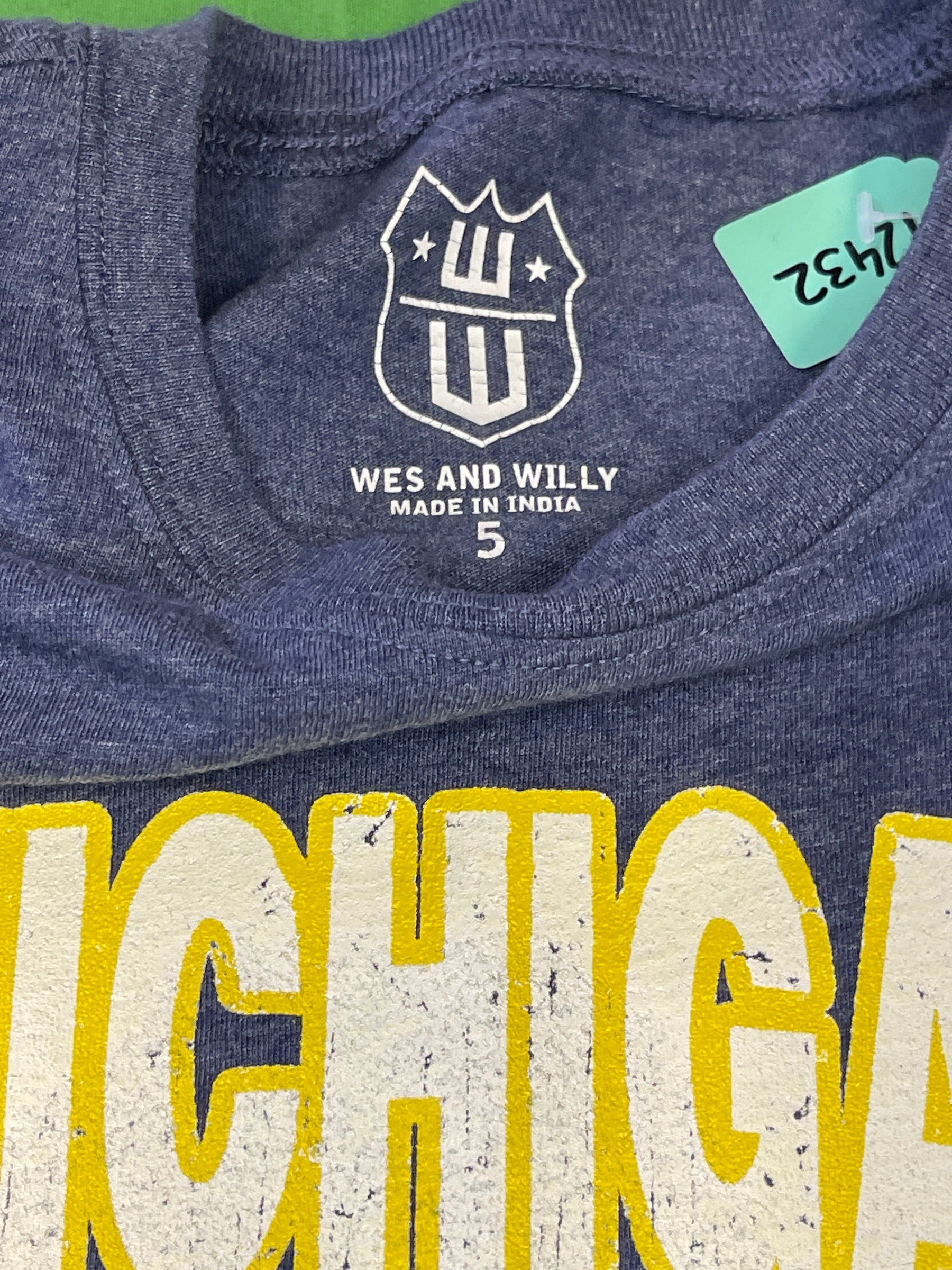 NCAA Michigan Wolverines Distressed Style T-Shirt Youth X-Small 5