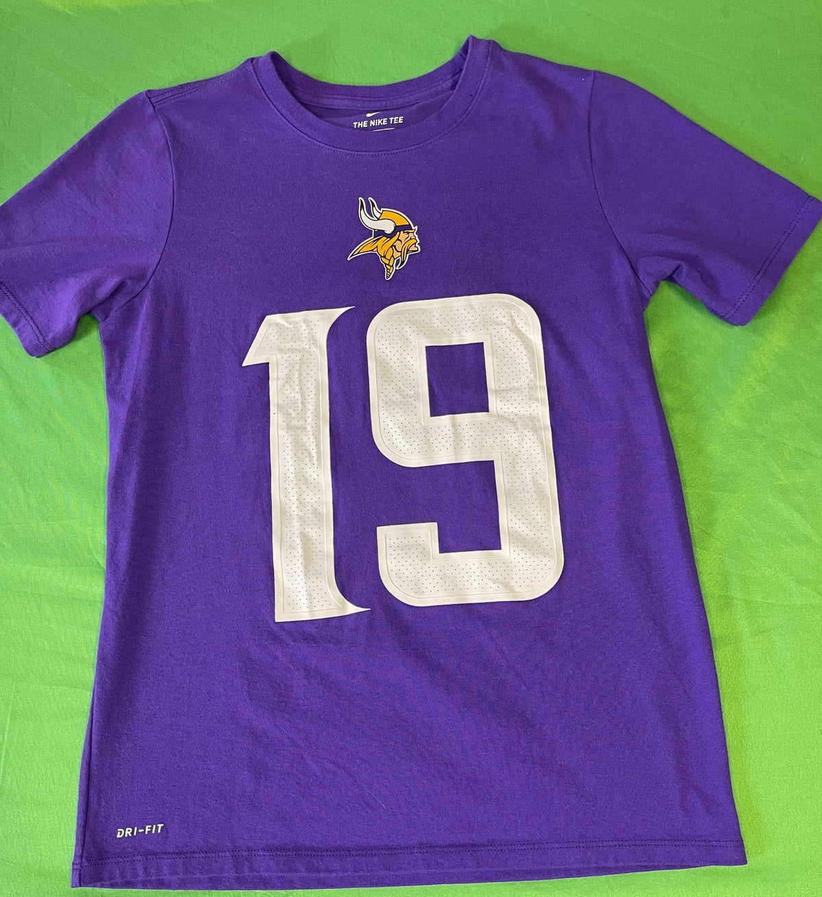 NFL Minnesota Vikings Adam Thielen #19 Dri-Fit T-Shirt Youth Medium 10-12