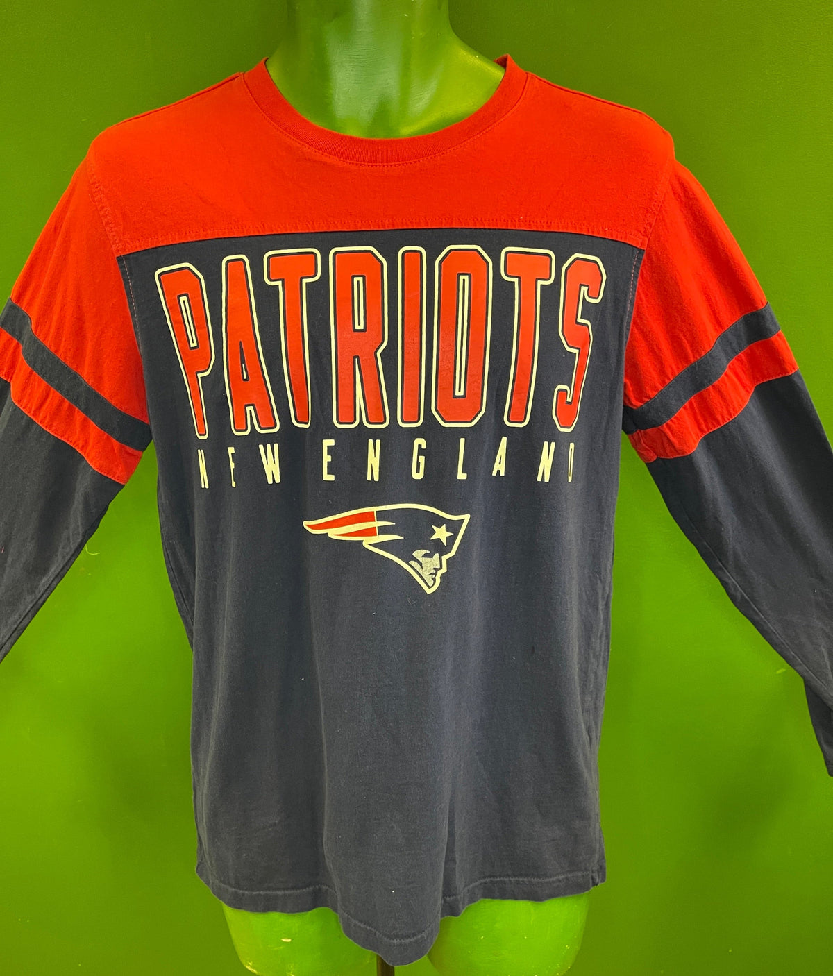 NFL New England Patriots Hands High L/S T-Shirt Men's Small