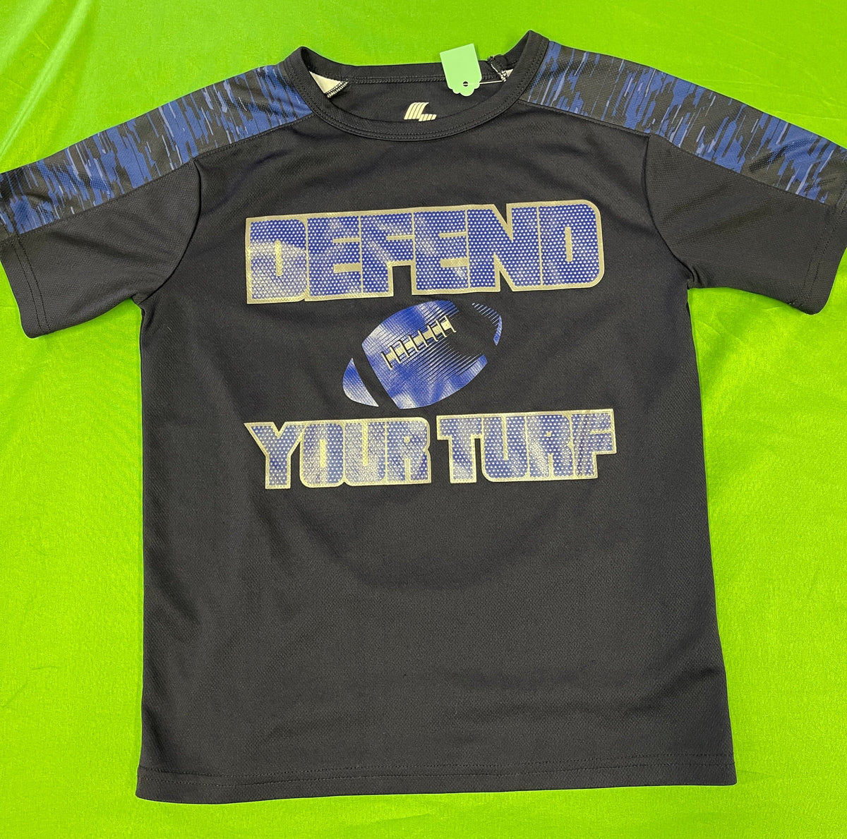American Football "Defend Your Turf" T-Shirt Youth Small 7-8