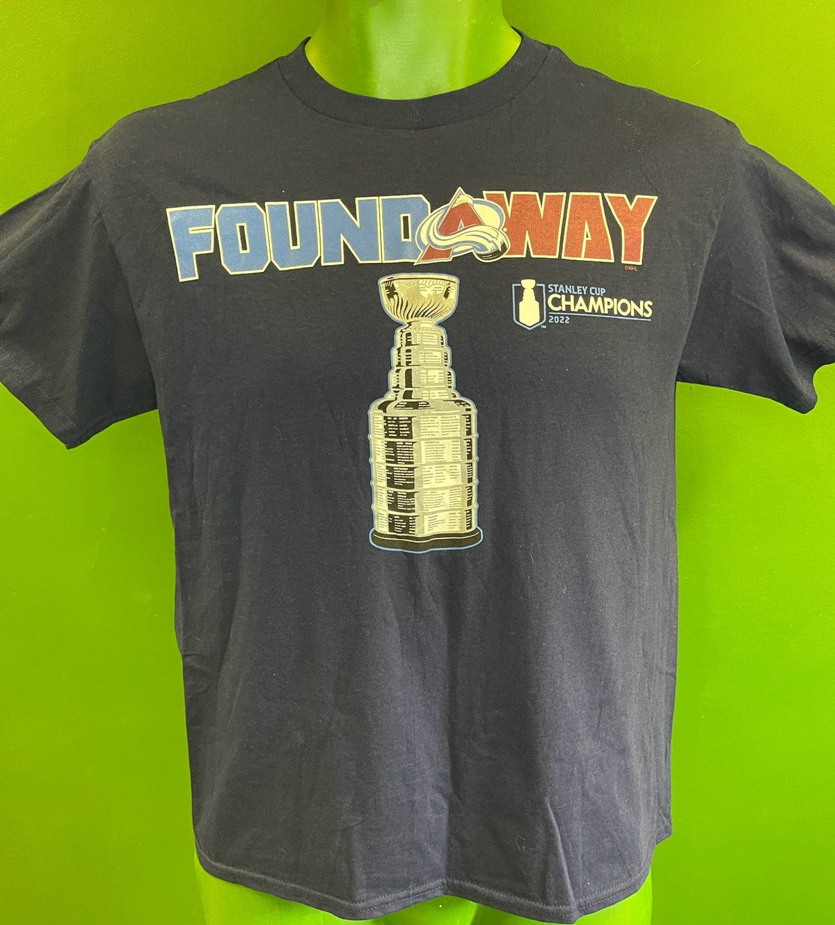 NHL Colorado Avalanche Stanley Cup Champions 2022 T-Shirt Youth Medium 10-12