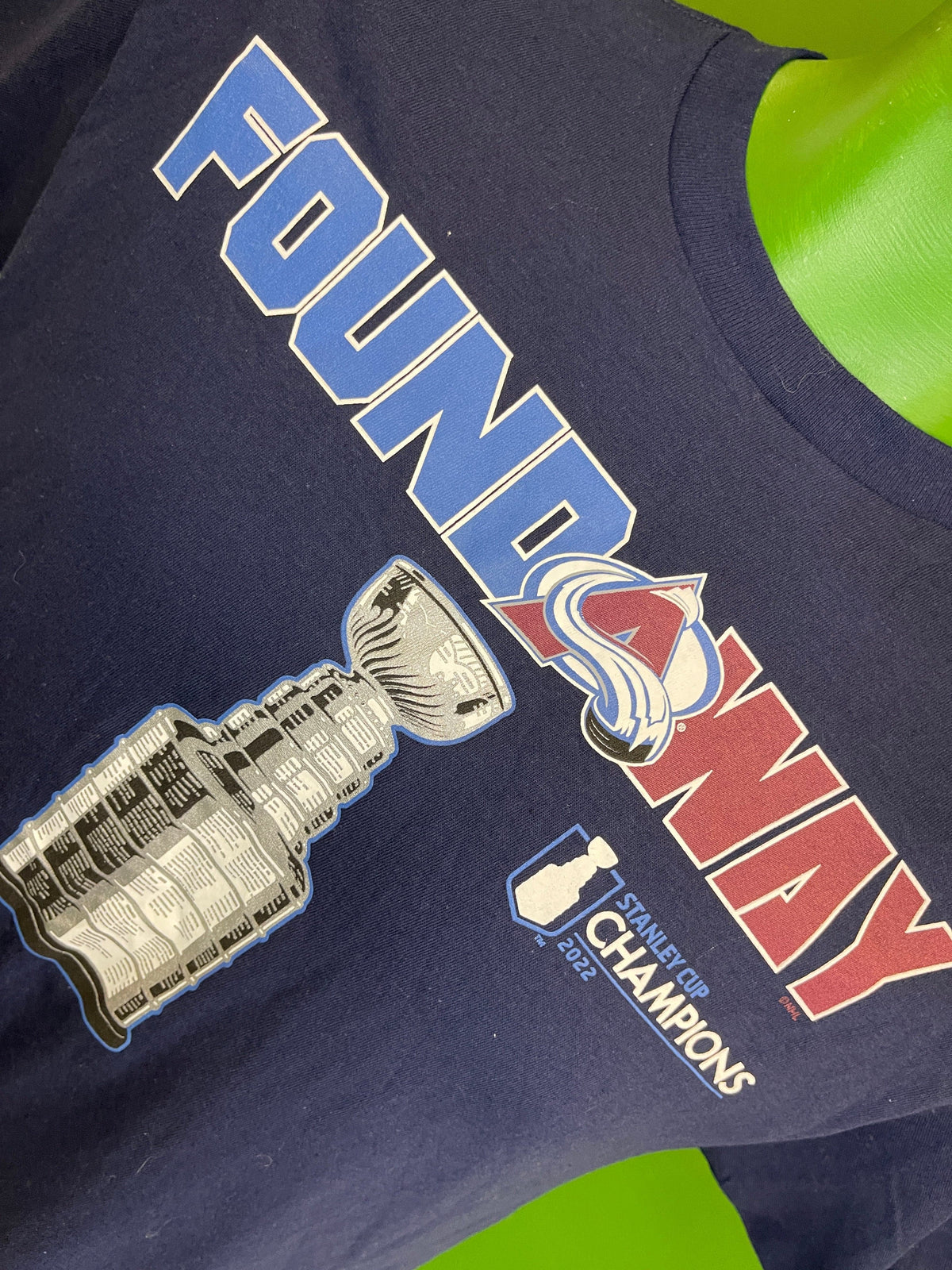 NHL Colorado Avalanche Stanley Cup Champions 2022 T-Shirt Youth Medium 10-12