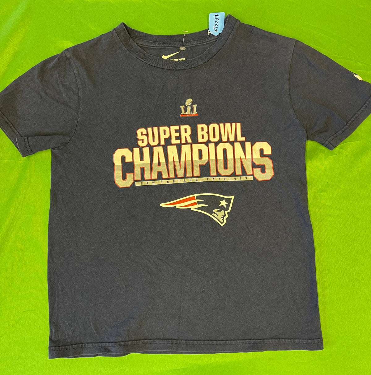 NFL New England Patriots Super Bowl LI Champions T-Shirt Youth Medium