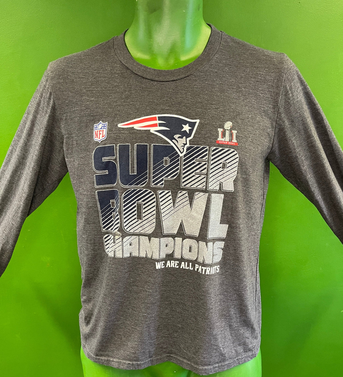 NFL New England Patriots Super Bowl LI Champions L/S T-Shirt Youth Large