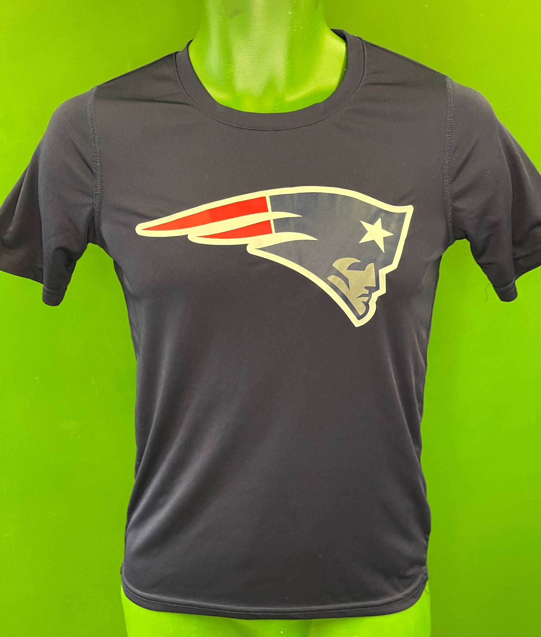 NFL New England Patriots T-Shirt Youth Medium 10-12