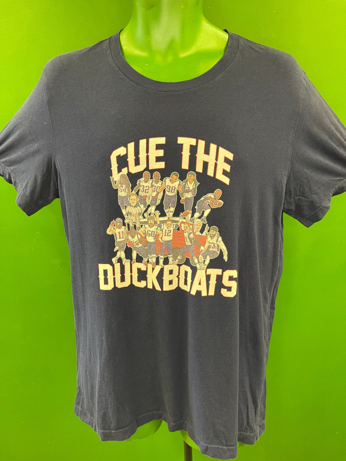NFL New England Patriots "Cue the Duck Boats" T-Shirt Men's Large