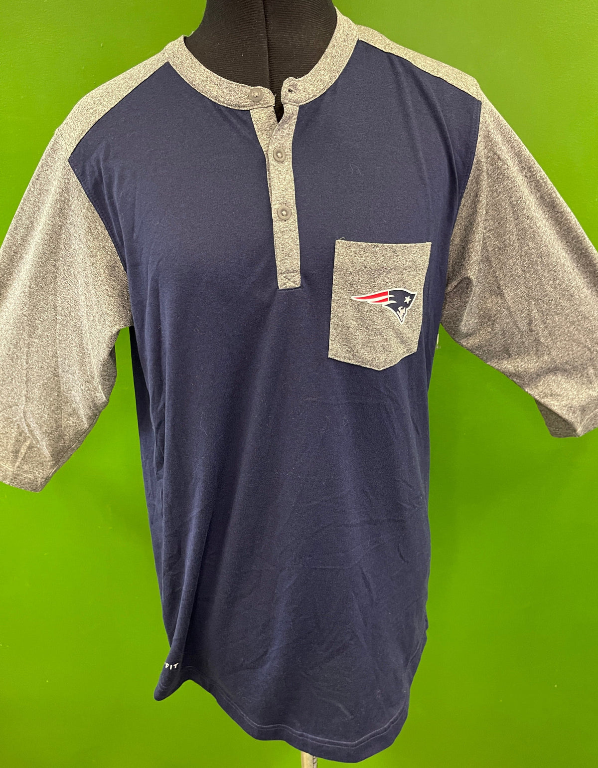 NFL New England Patriots Dri-Fit Henley 3/4 Sleeve T-Shirt Men's Small