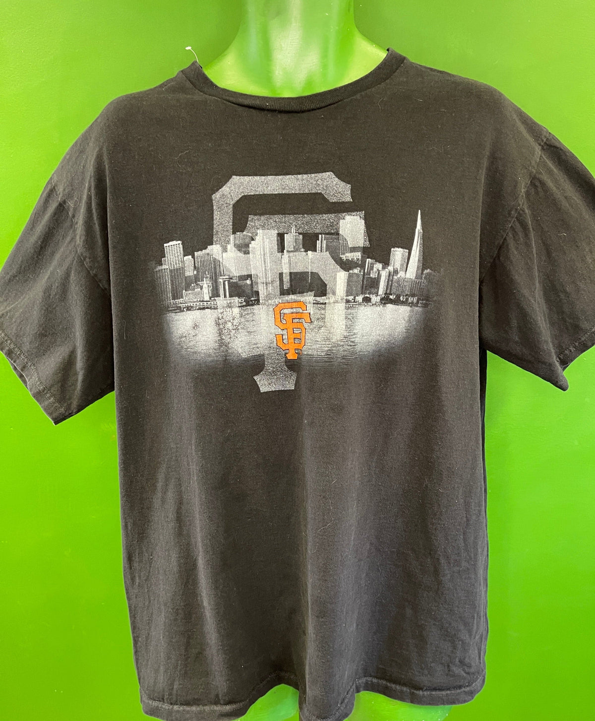 MLB San Francisco Giants Skyline T-Shirt Men's Large
