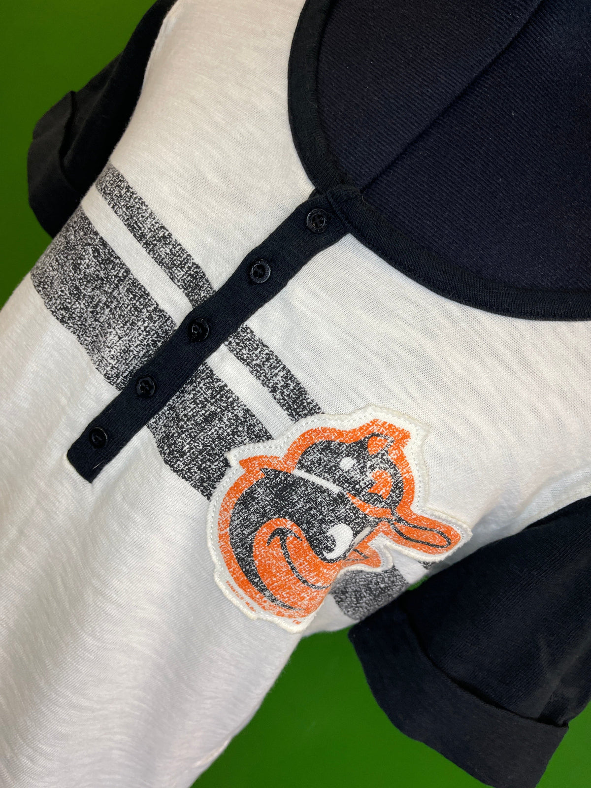 MLB Baltimore Orioles Fantics Distressed Henley Style T-Shirt Women's Medium