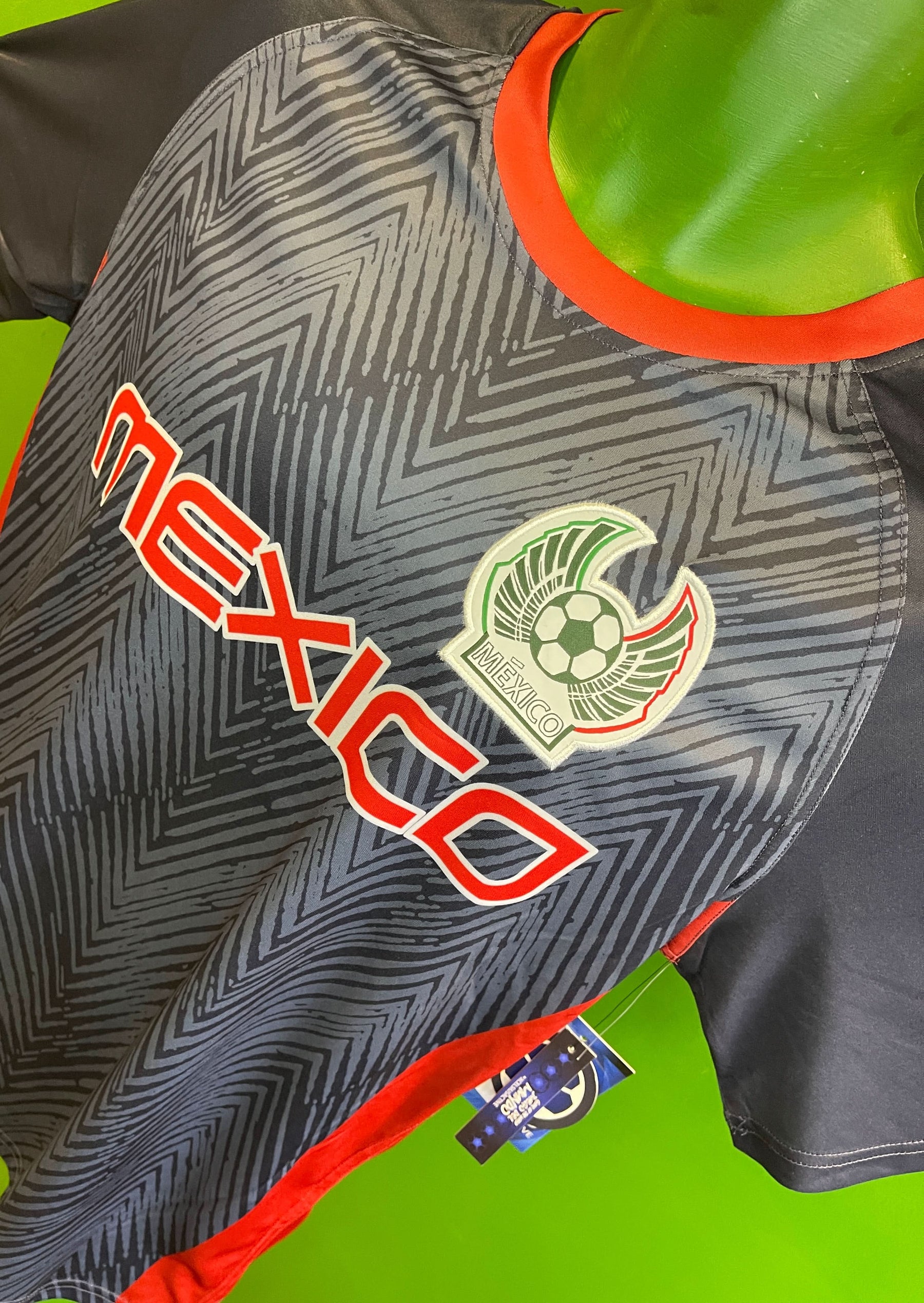 Mexico National Team Football/Soccer Shirt Men's Small NWT