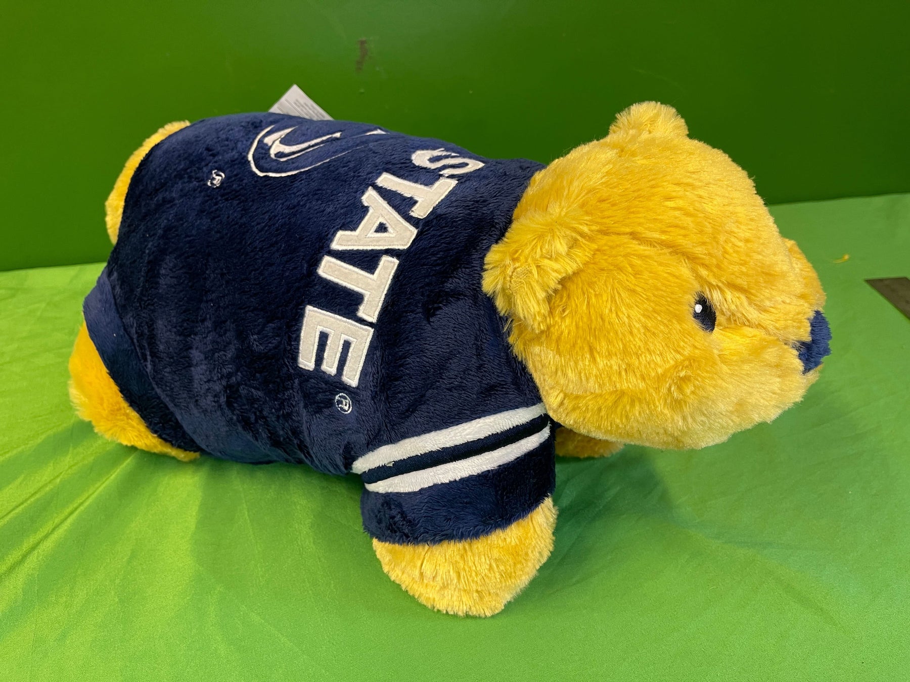 NCAA Penn State Nittany Lions Licenced Cuddly Toy Pillow Pet