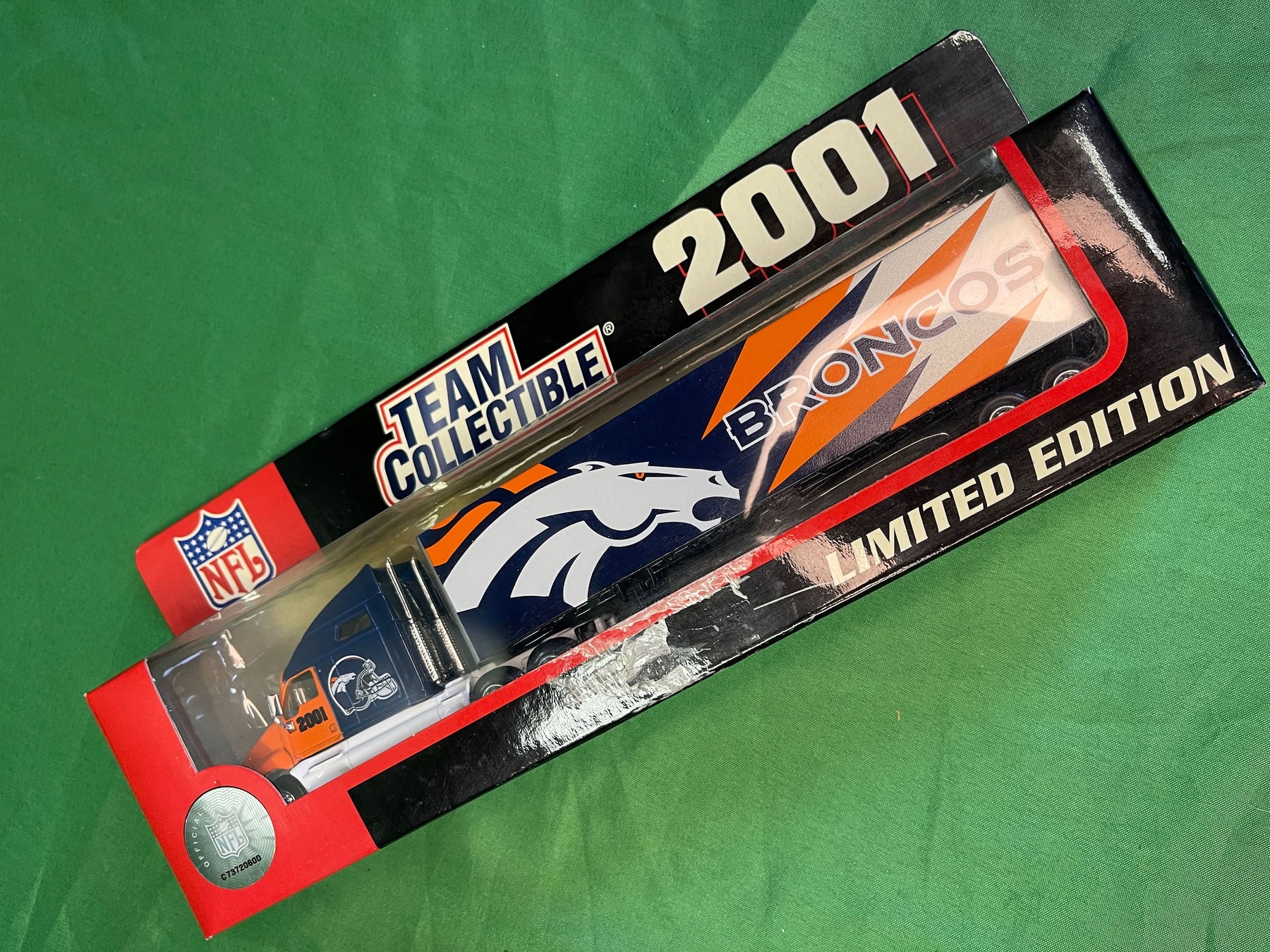 NFL Denver Broncos Limited Ed Collectable Tractor-Trailer Semi Truck