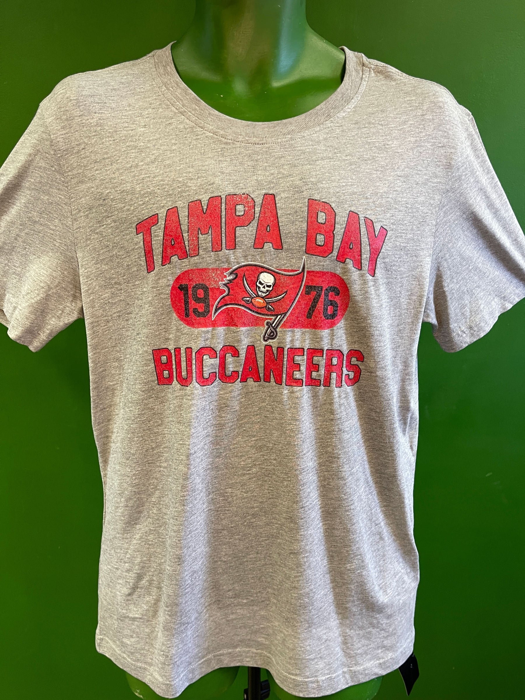 NFL Tampa Bay Buccaneers Heathered Grey T-Shirt Men's Medium NWT