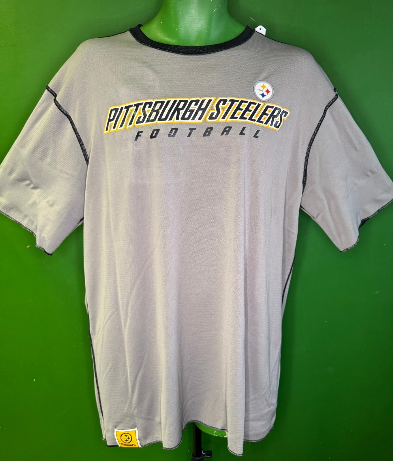 NFL Pittsburgh Steelers Beautiful Reversible T-Shirt Men's X-Large
