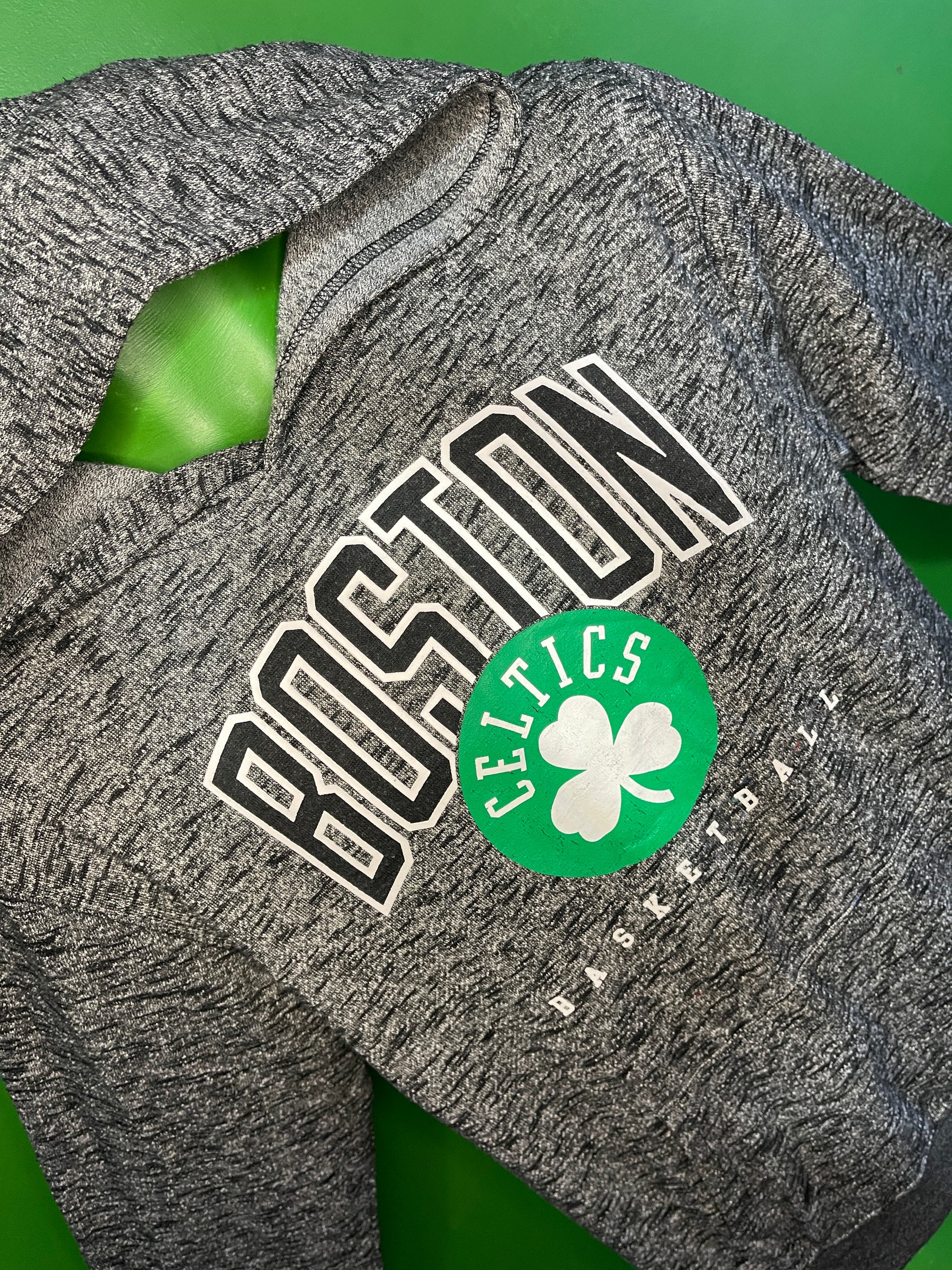 NBA Boston Celtics Pullover Hoodie Youth X-Large (18-20)